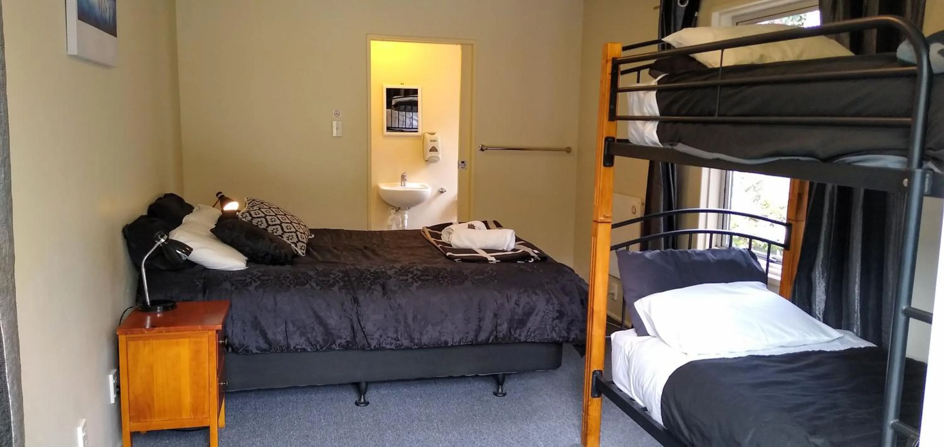 Bed in Tombstone Motel, Lodge & Backpackers