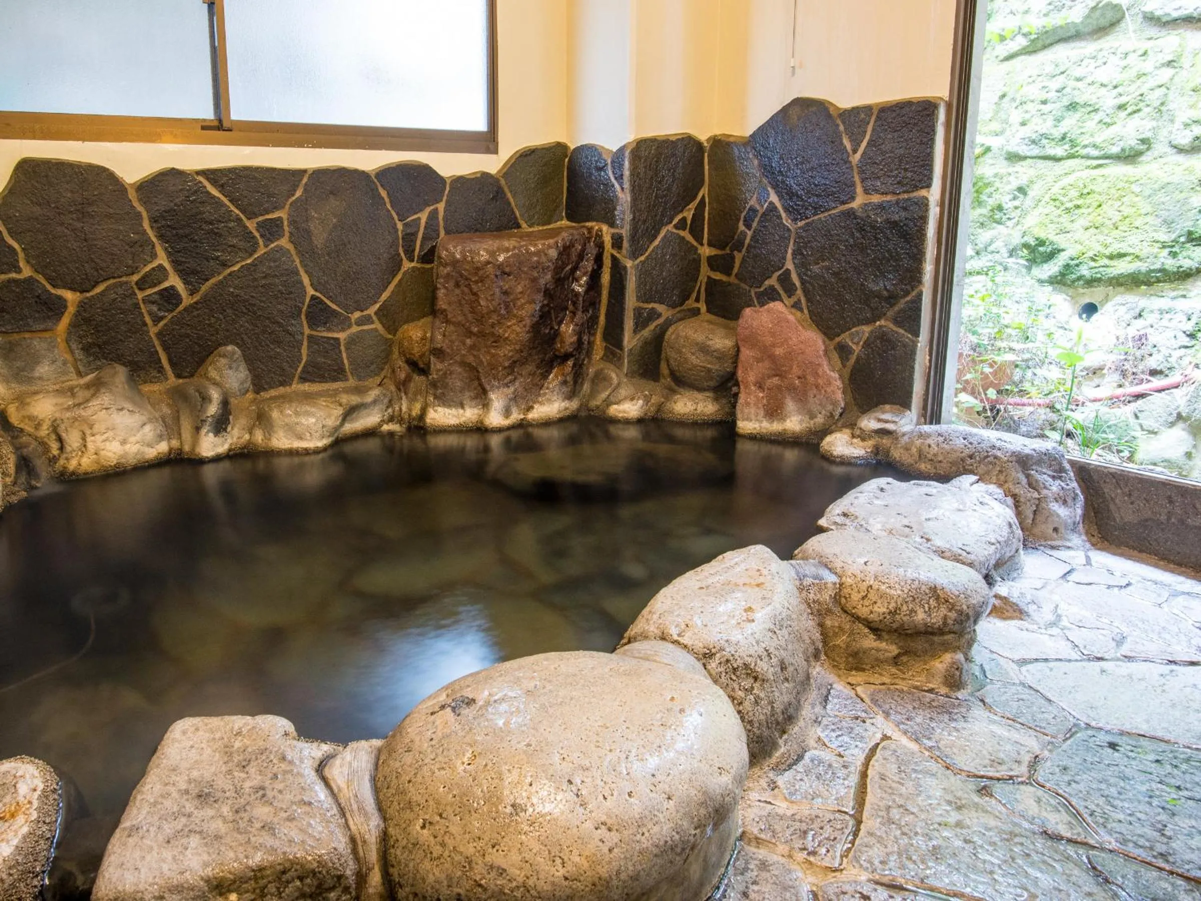 Hot Spring Bath in Yufunoyado Kifu