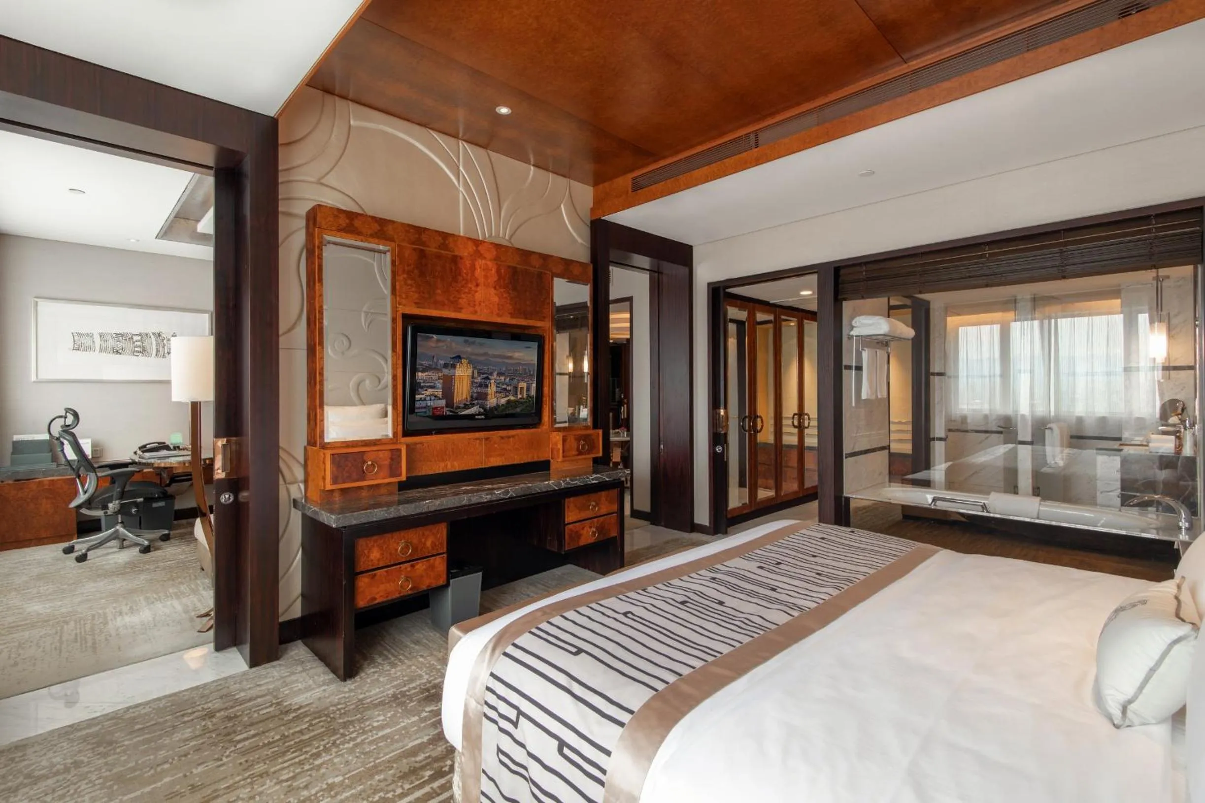 Bed in Grand Pacific Hotel Ningbo