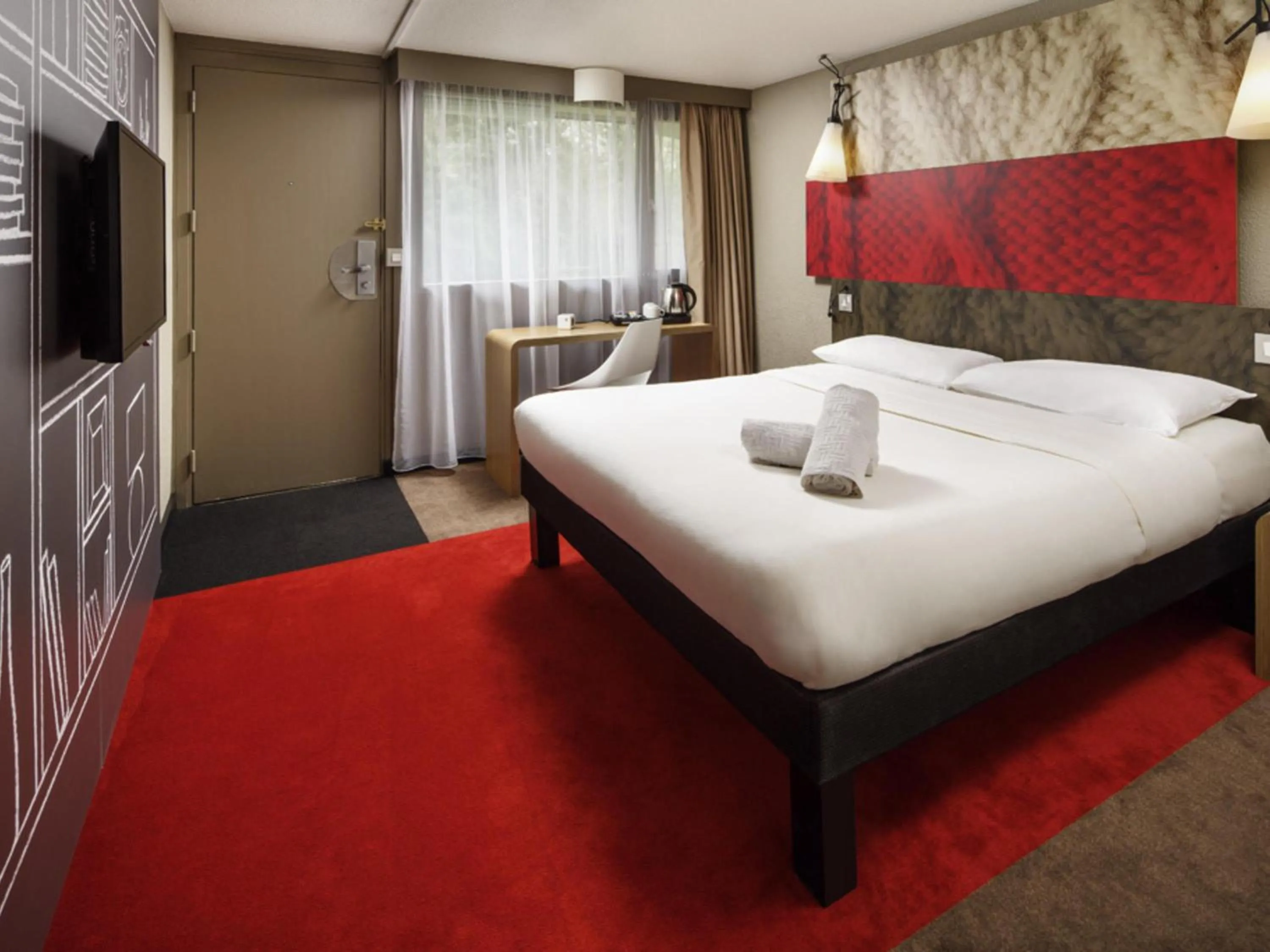 Bedroom, Bed in ibis Coventry South