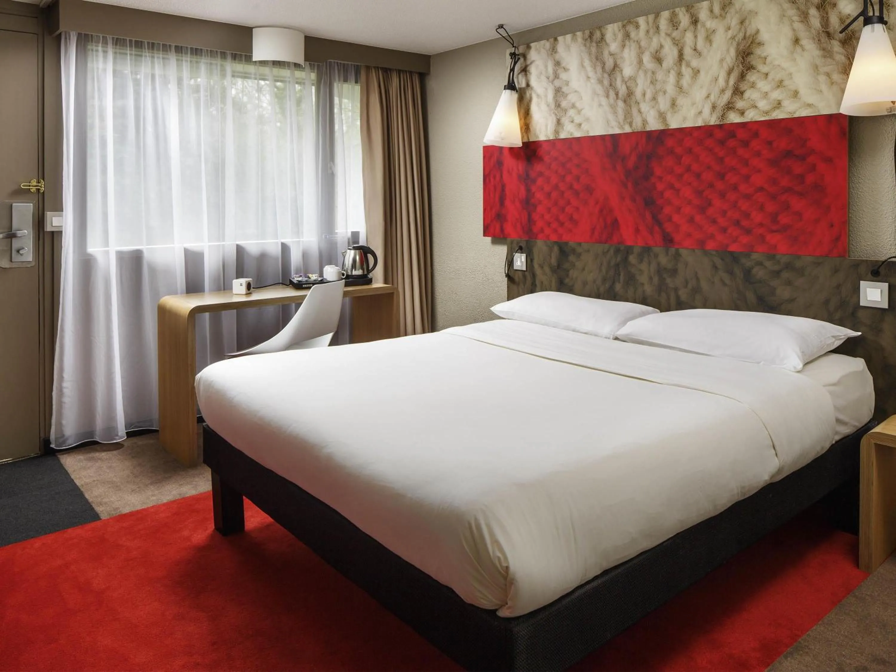 Bedroom, Bed in ibis Coventry South