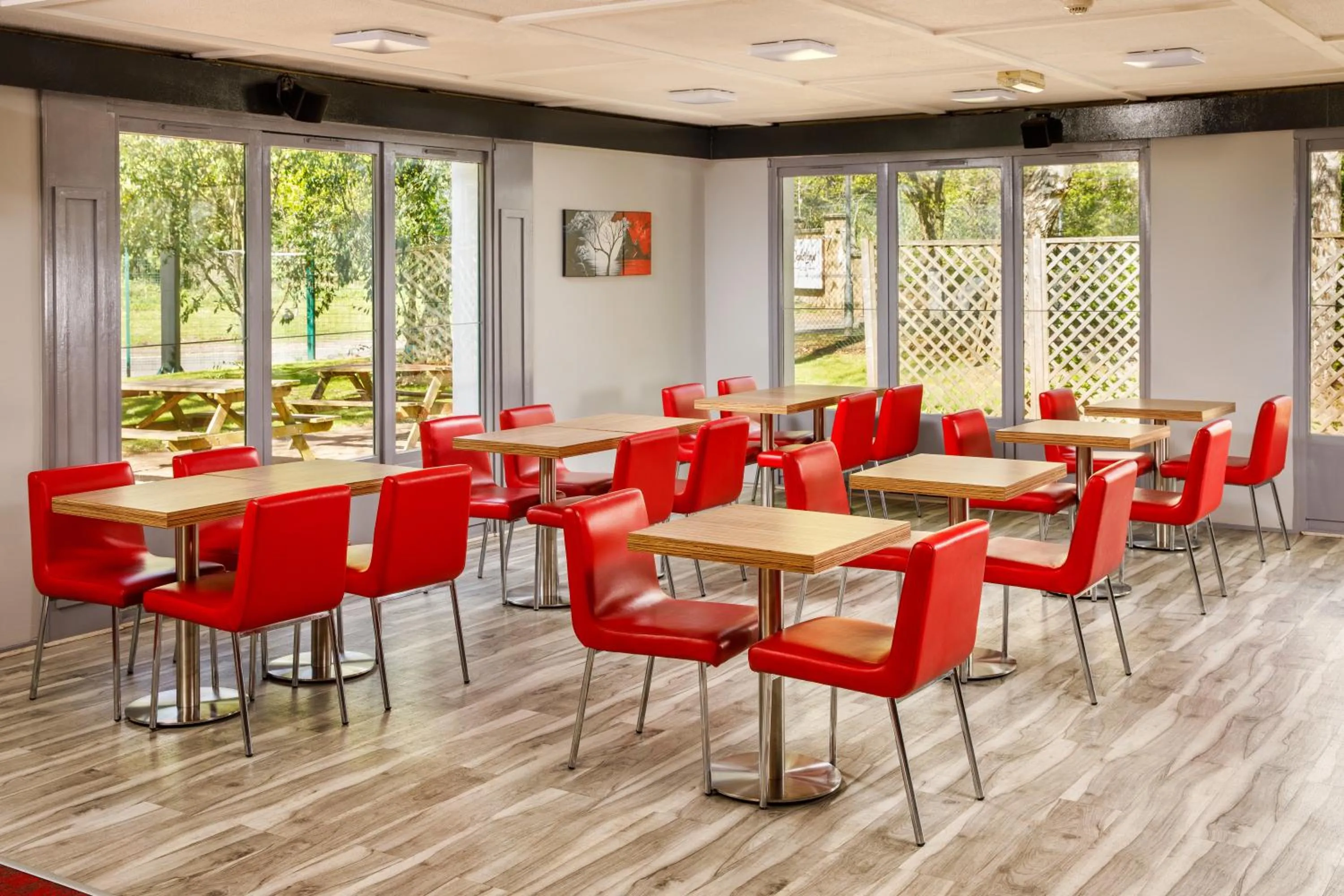 Restaurant/places to eat in ibis Coventry South