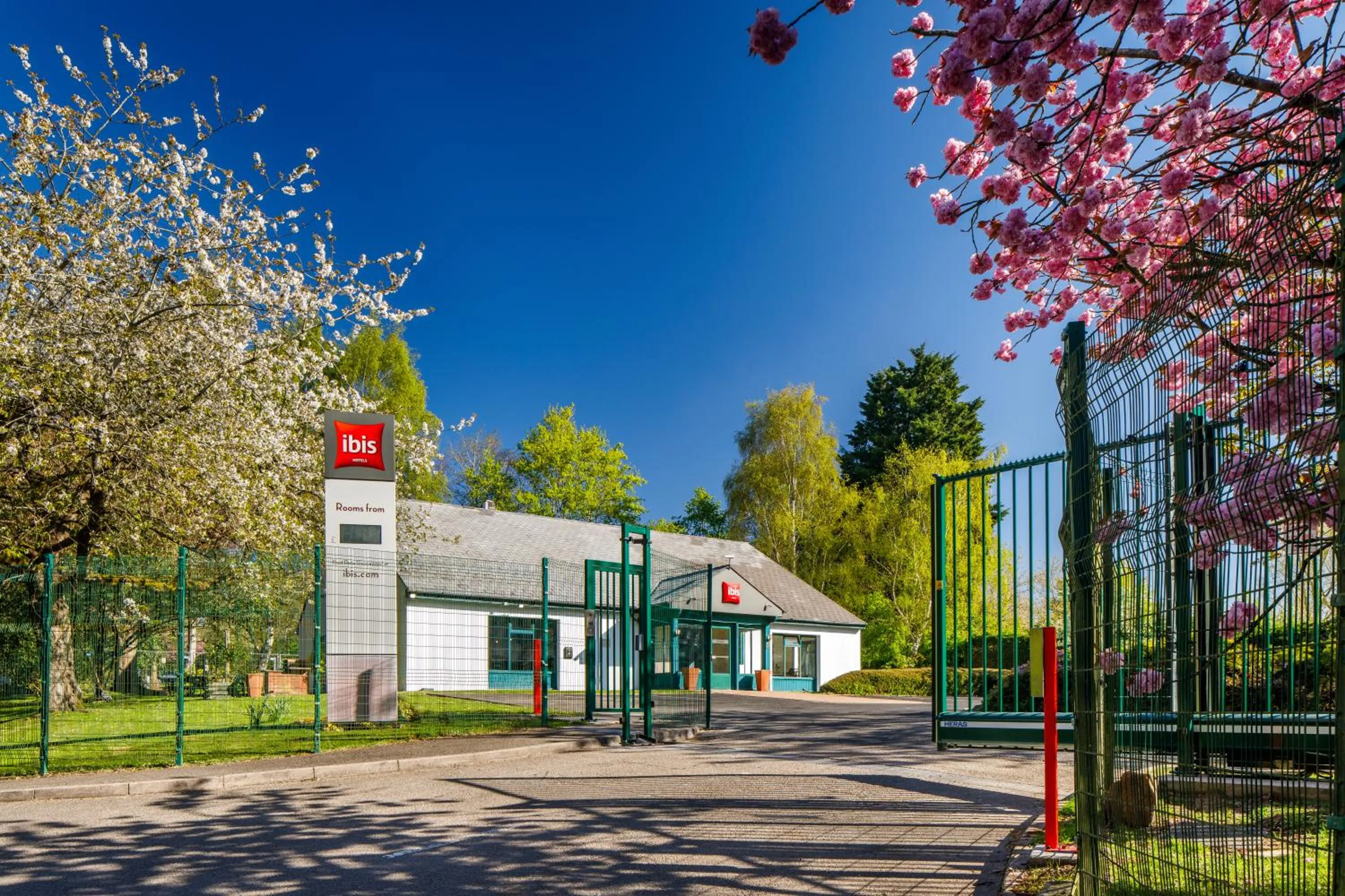 Facade/entrance in ibis Coventry South