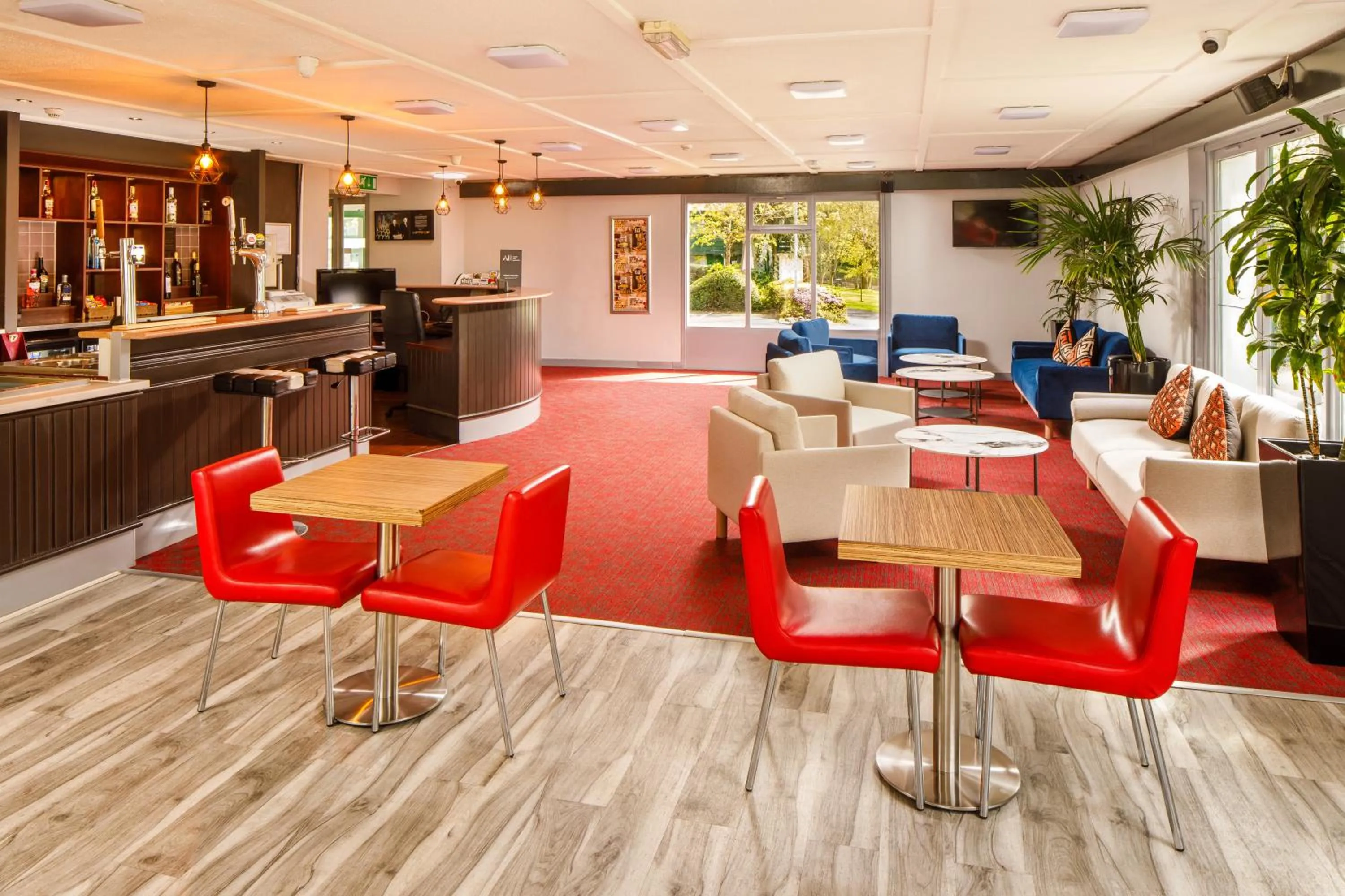 Lounge or bar in ibis Coventry South