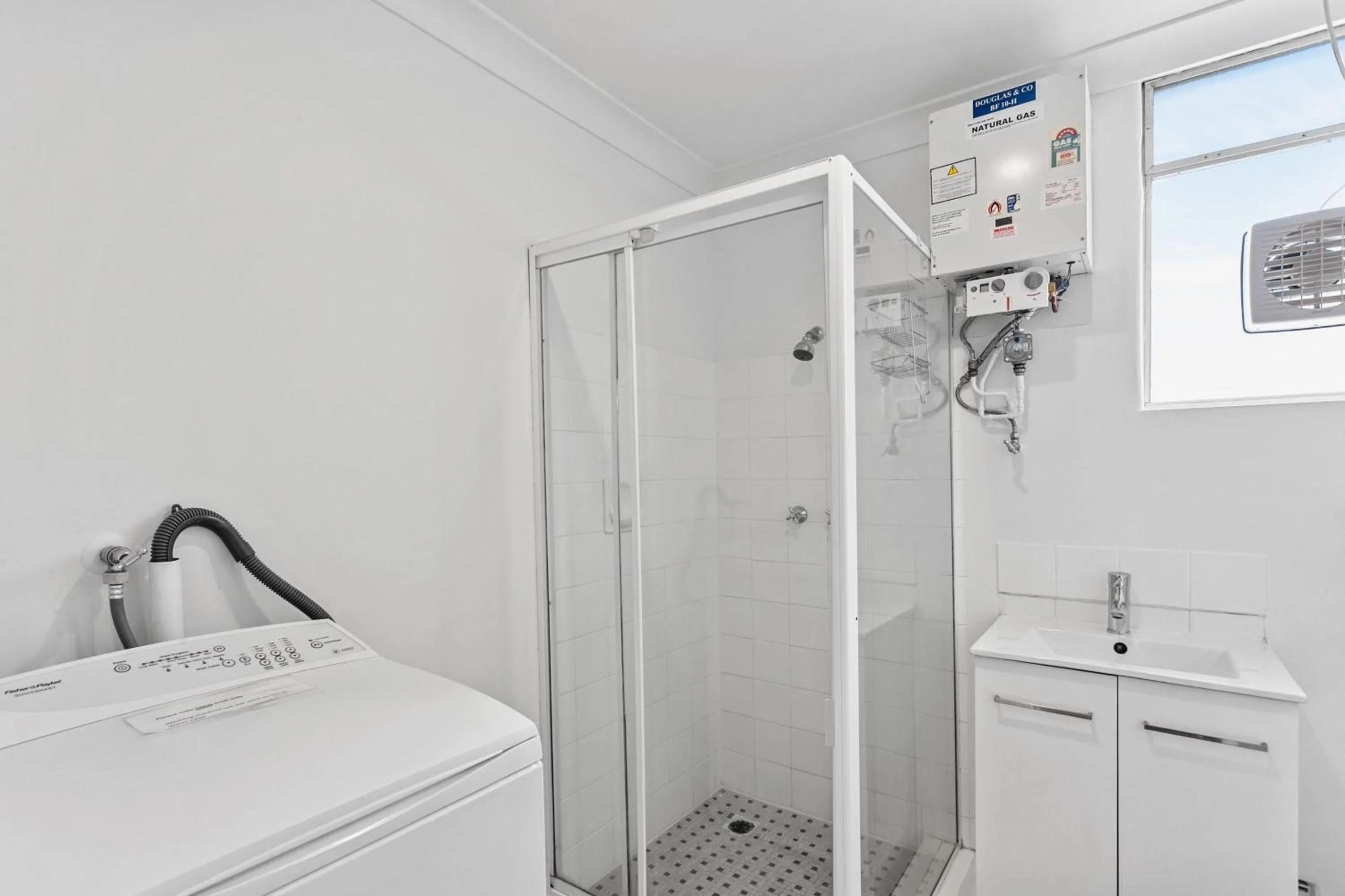 Malibu Apartments - Perth