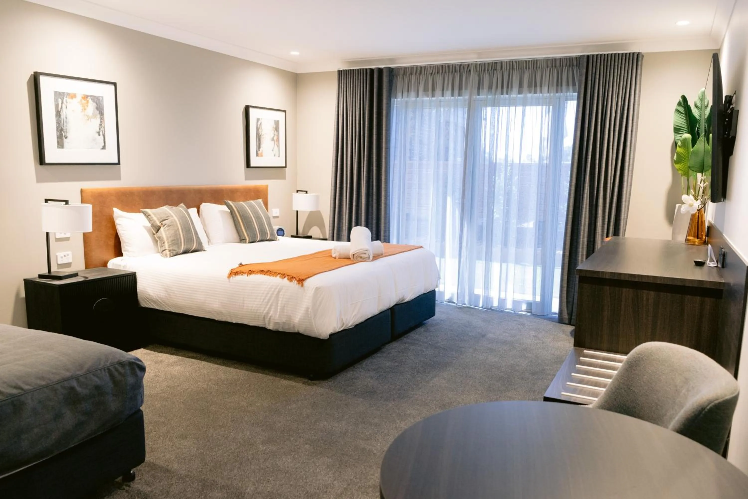 Bed in Wagga RSL Club Motel