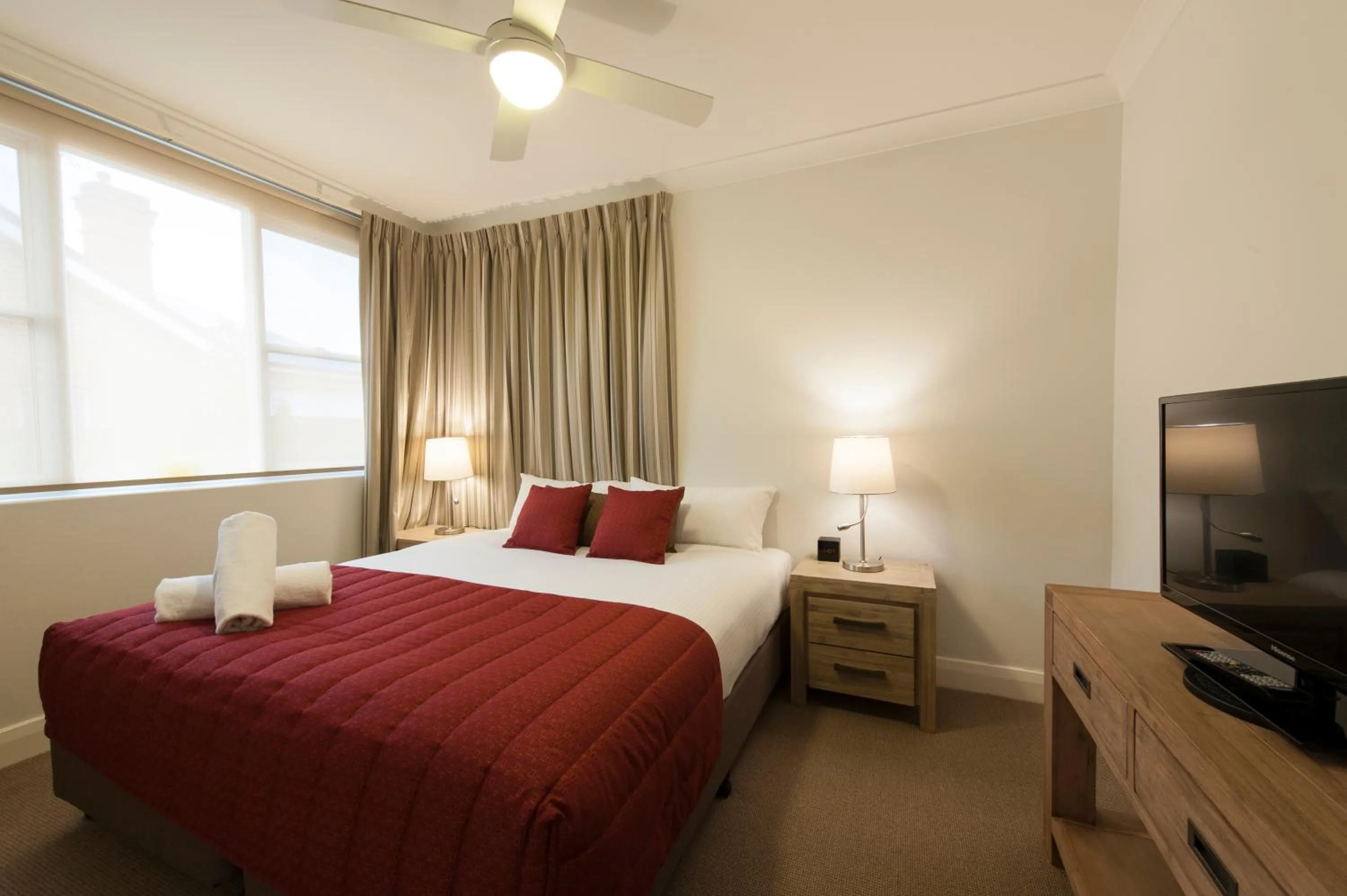 Bed in Wagga RSL Club Motel