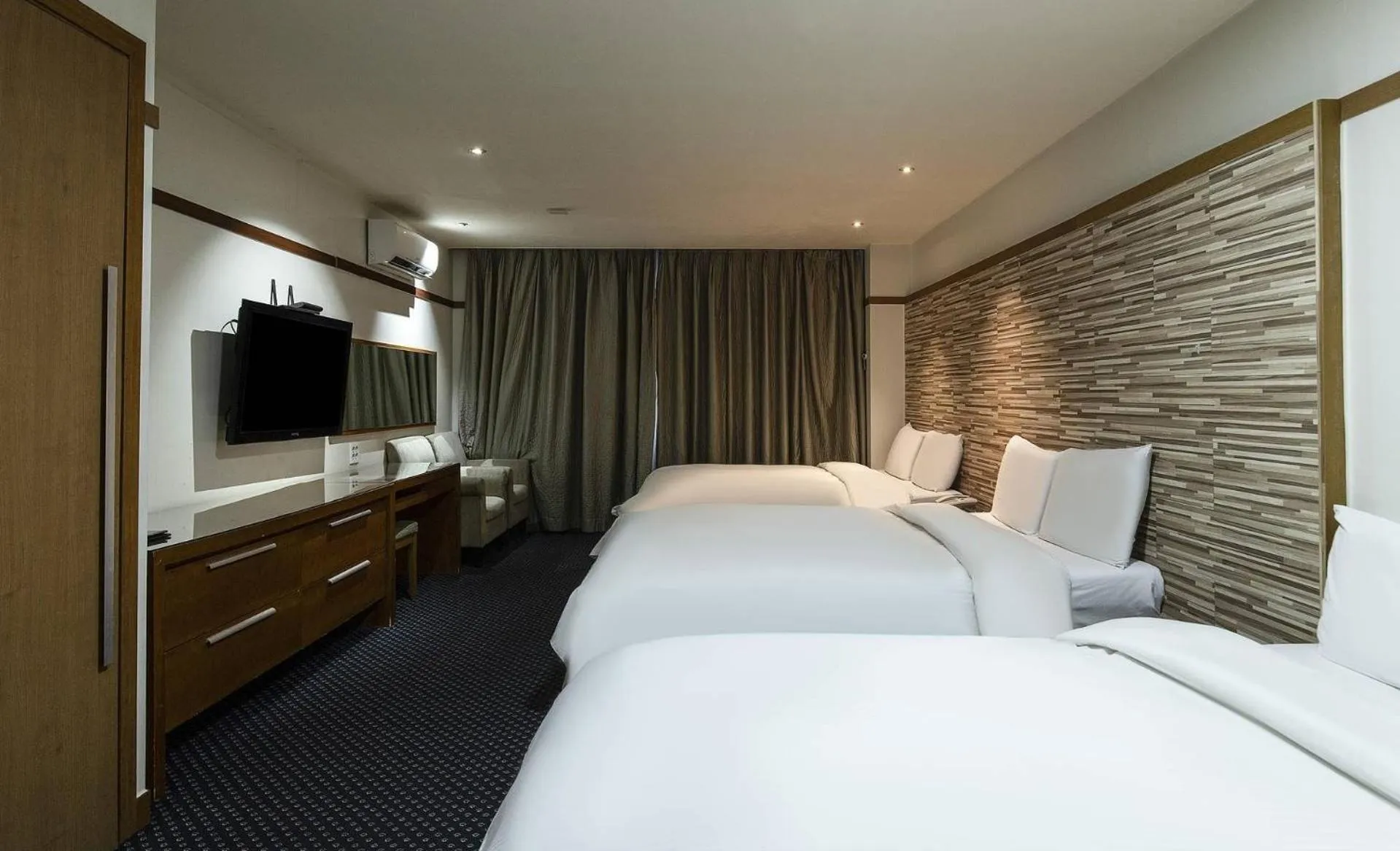 Bed in Incheon Airport Hotel Zeumes