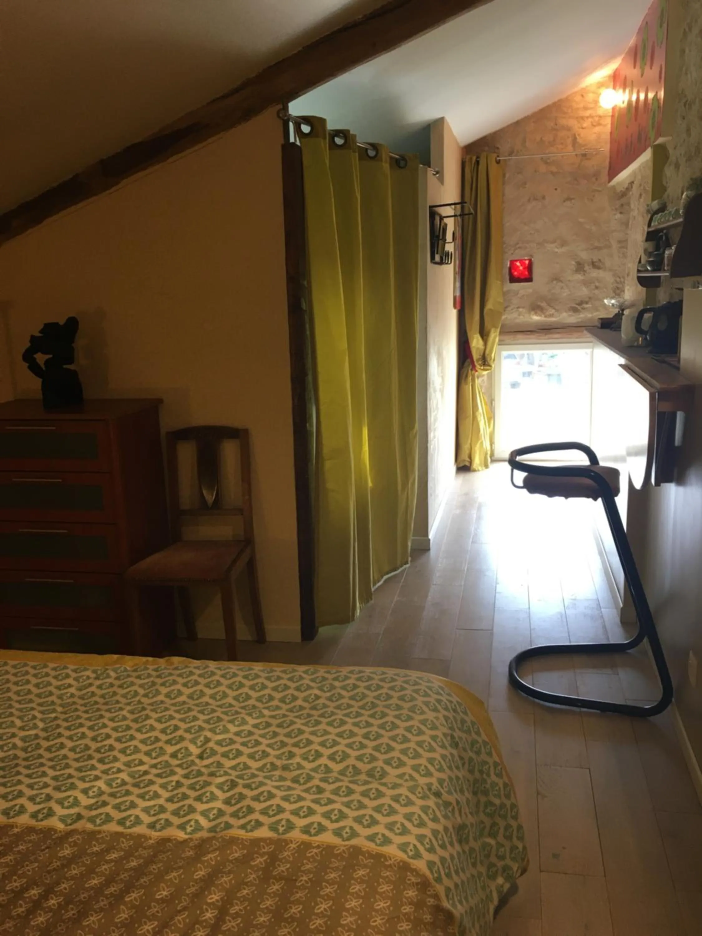 Photo of the whole room, Bed in Chambre d'hôtes chez Denis et Margot