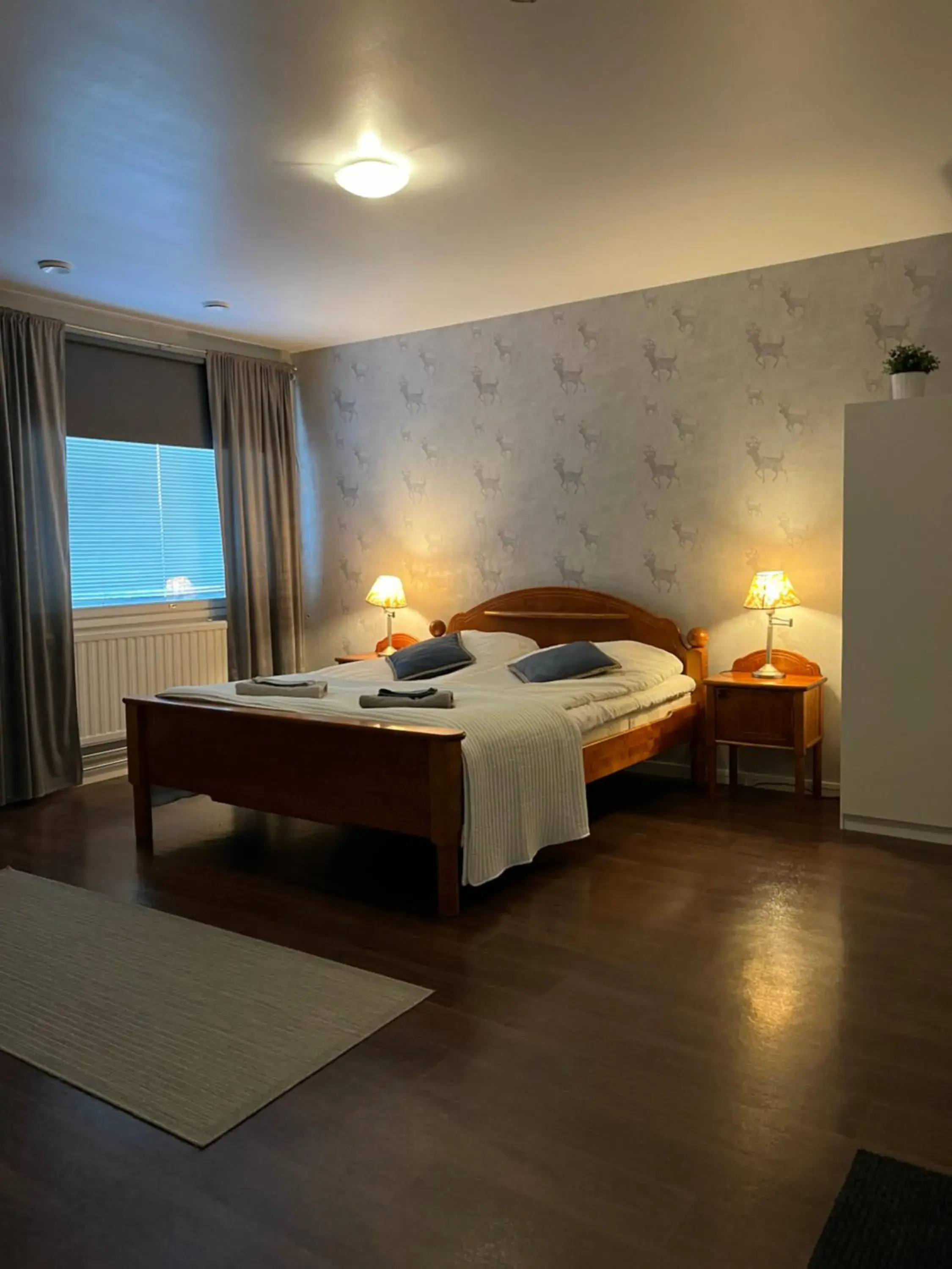 Deluxe Twin Room in Hotelli Keskipiste Deluxe Twin Room in Hotelli Keskipiste