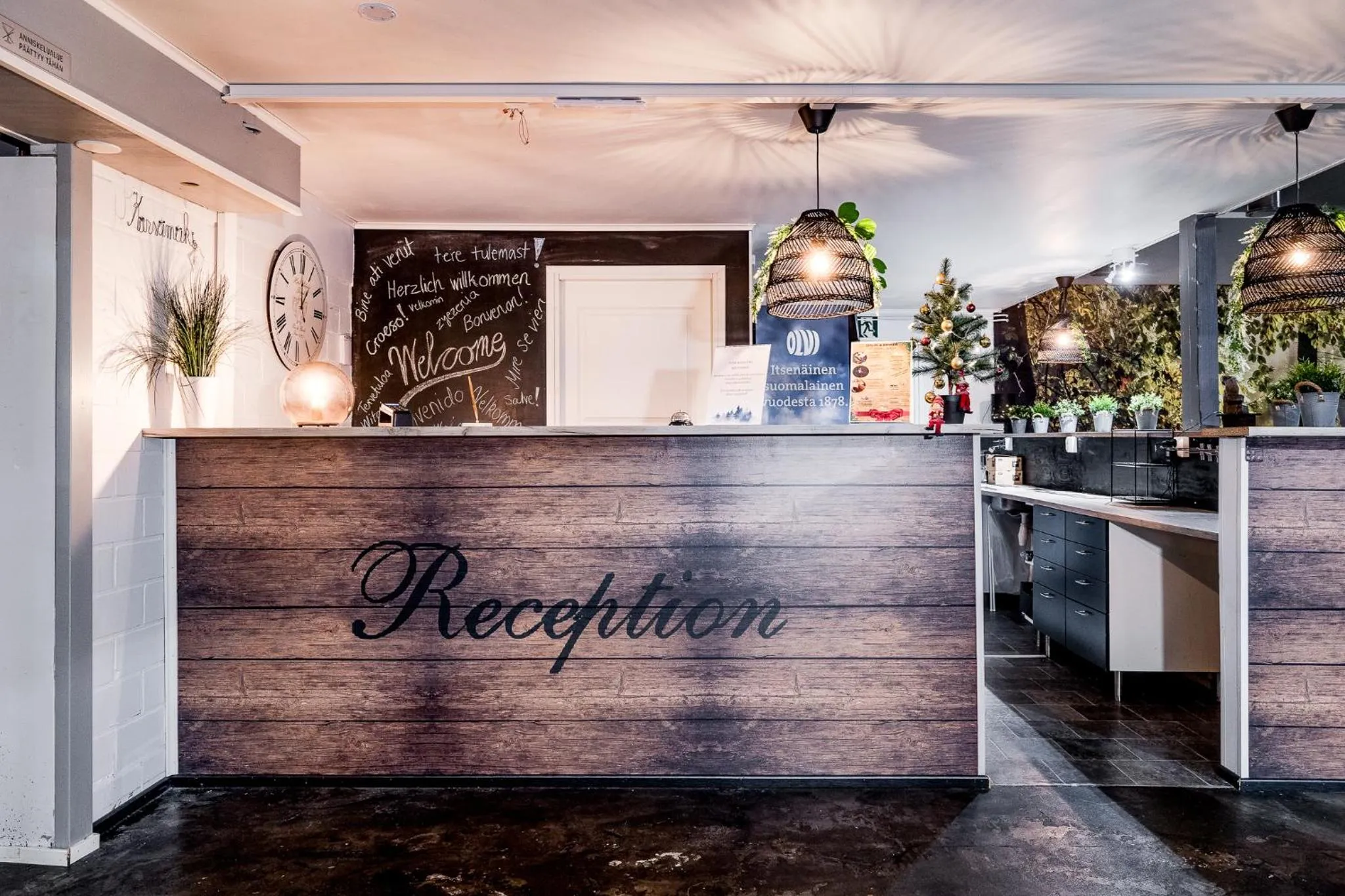 Property logo or sign in Hotelli Keskipiste