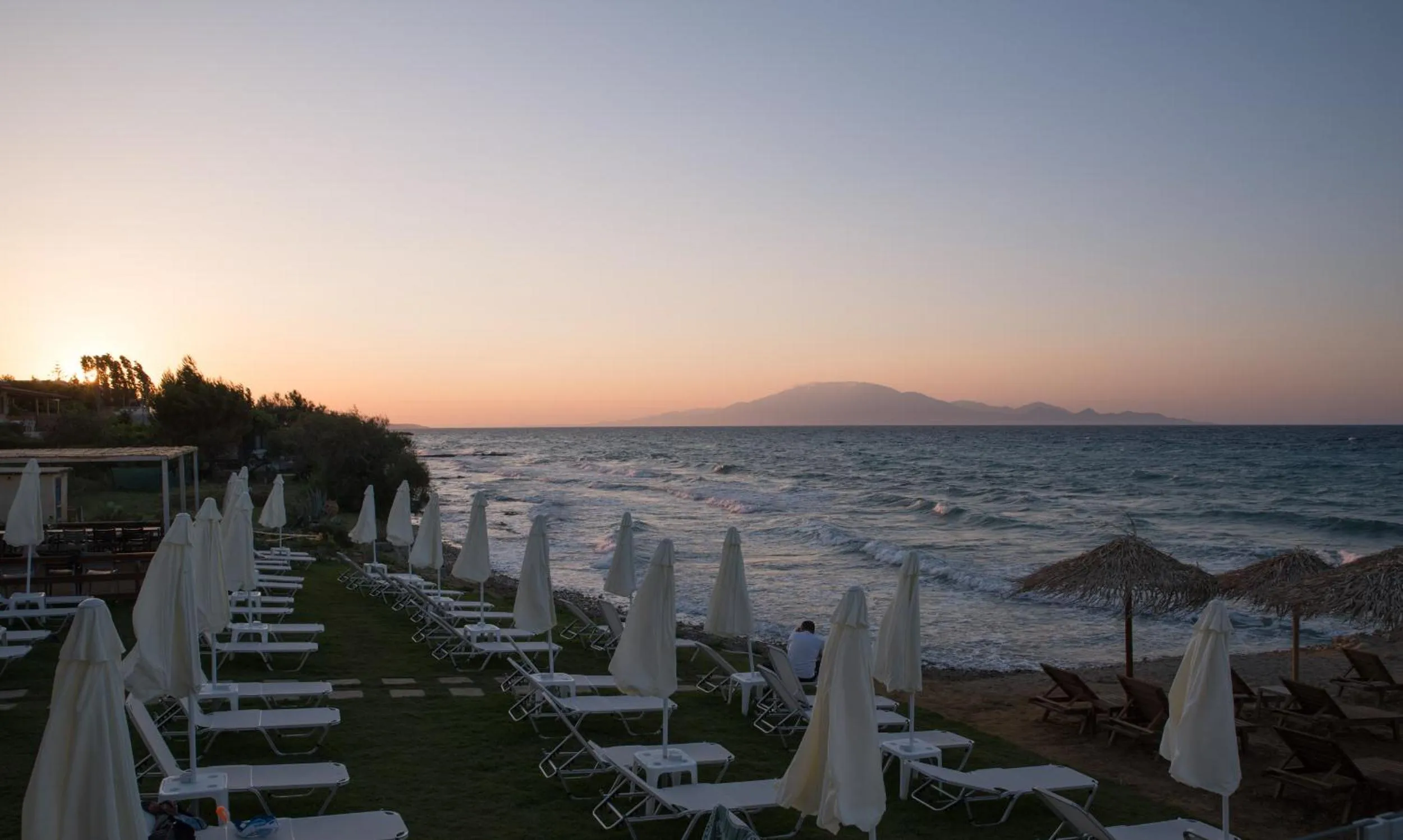 Beach in Golden Coast Beachfront Resort