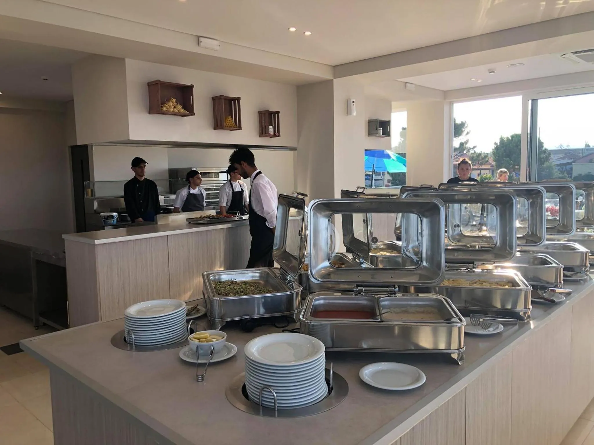 Restaurant/places to eat in Golden Coast Beachfront Resort