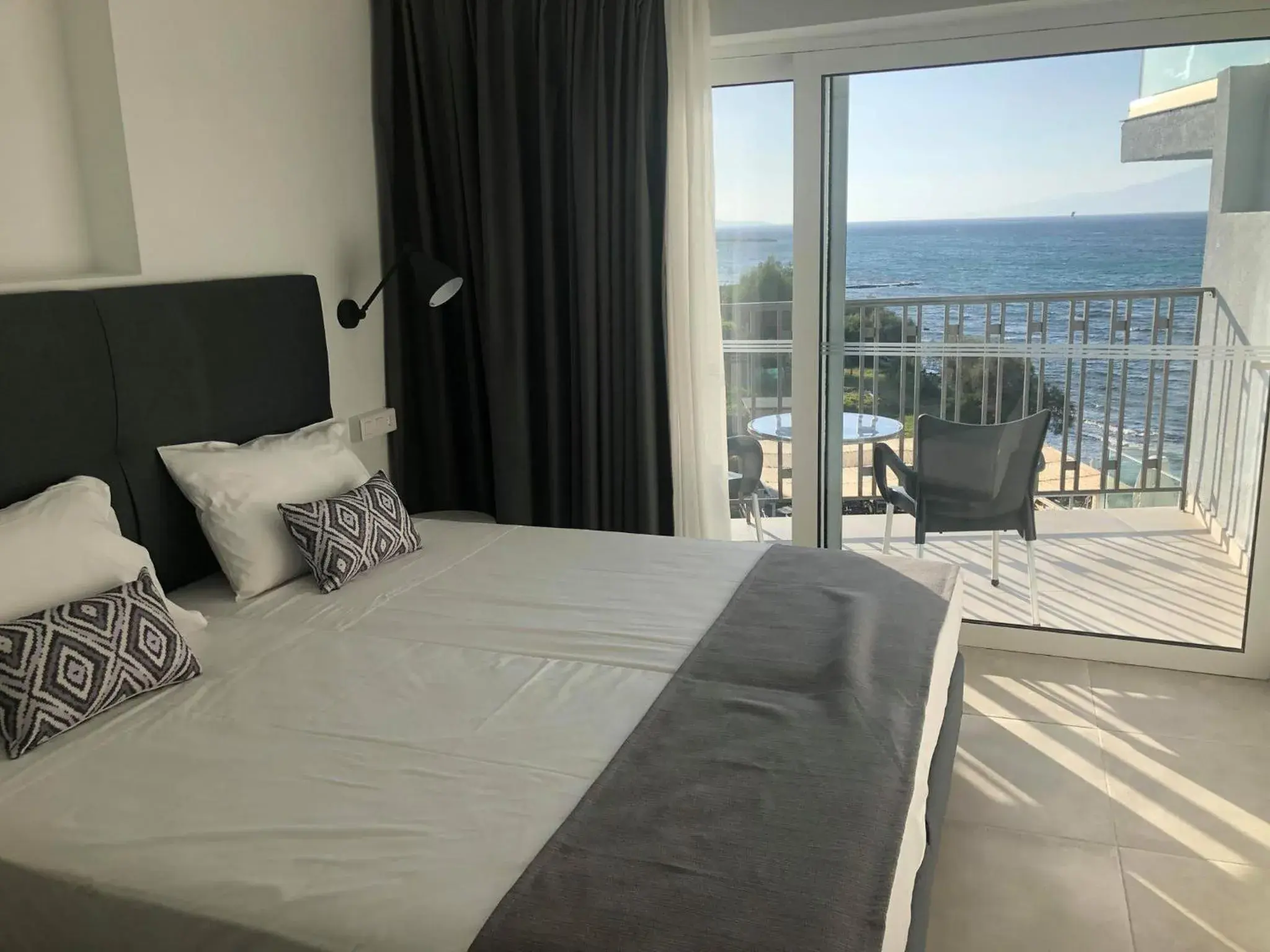 Standard Double Room in Golden Coast Beachfront Resort Standard Double Room in Golden Coast Beachfront Resort