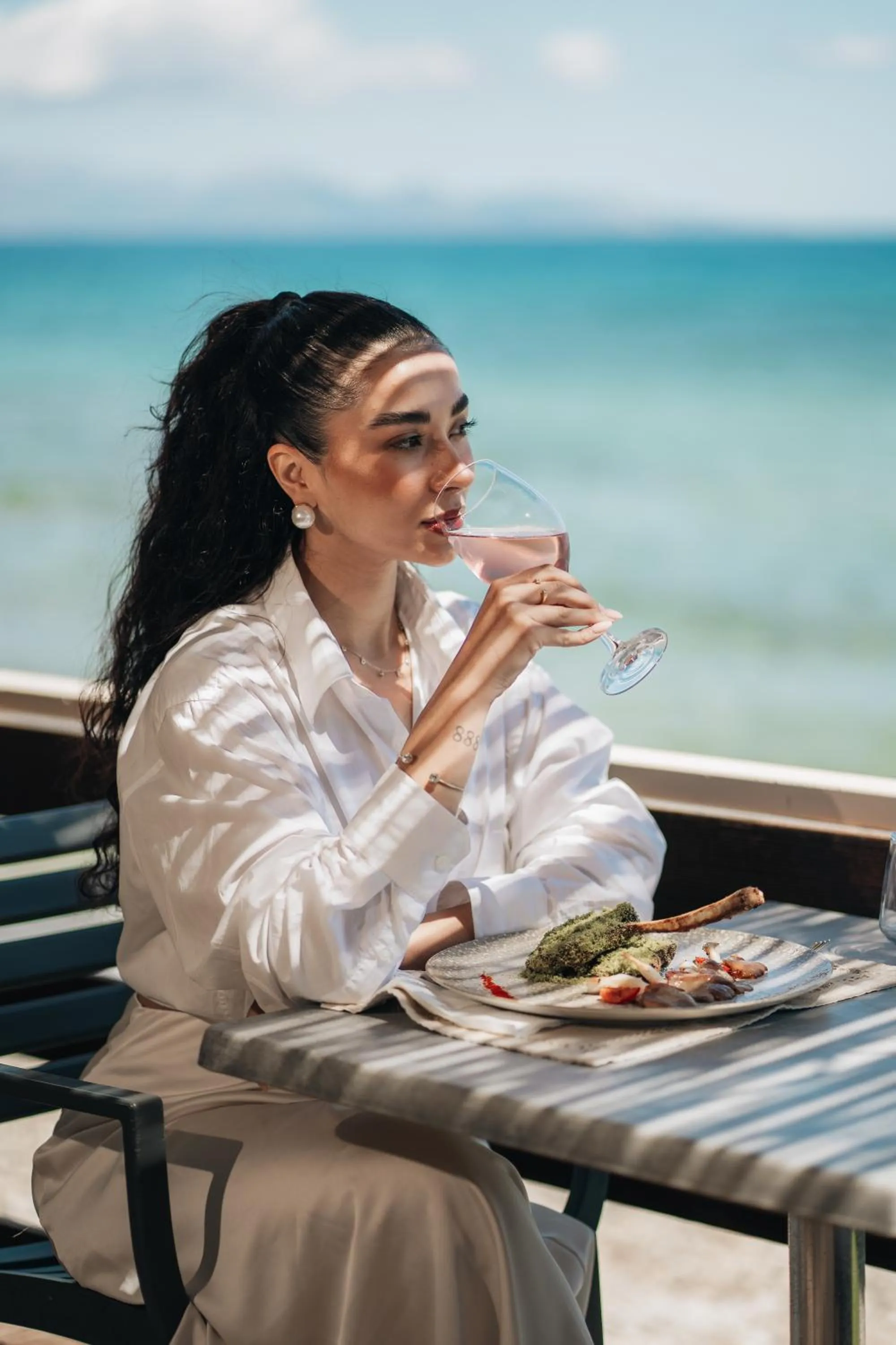 Restaurant/places to eat in Golden Coast Beachfront Resort