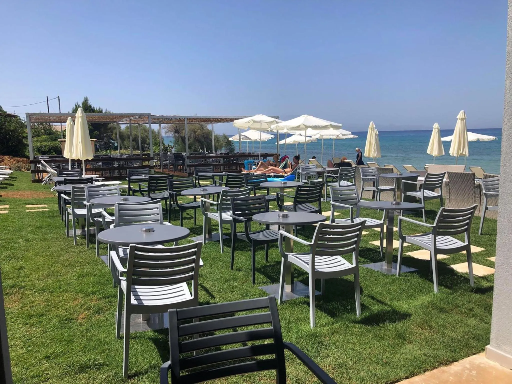 Lounge or bar in Golden Coast Beachfront Resort