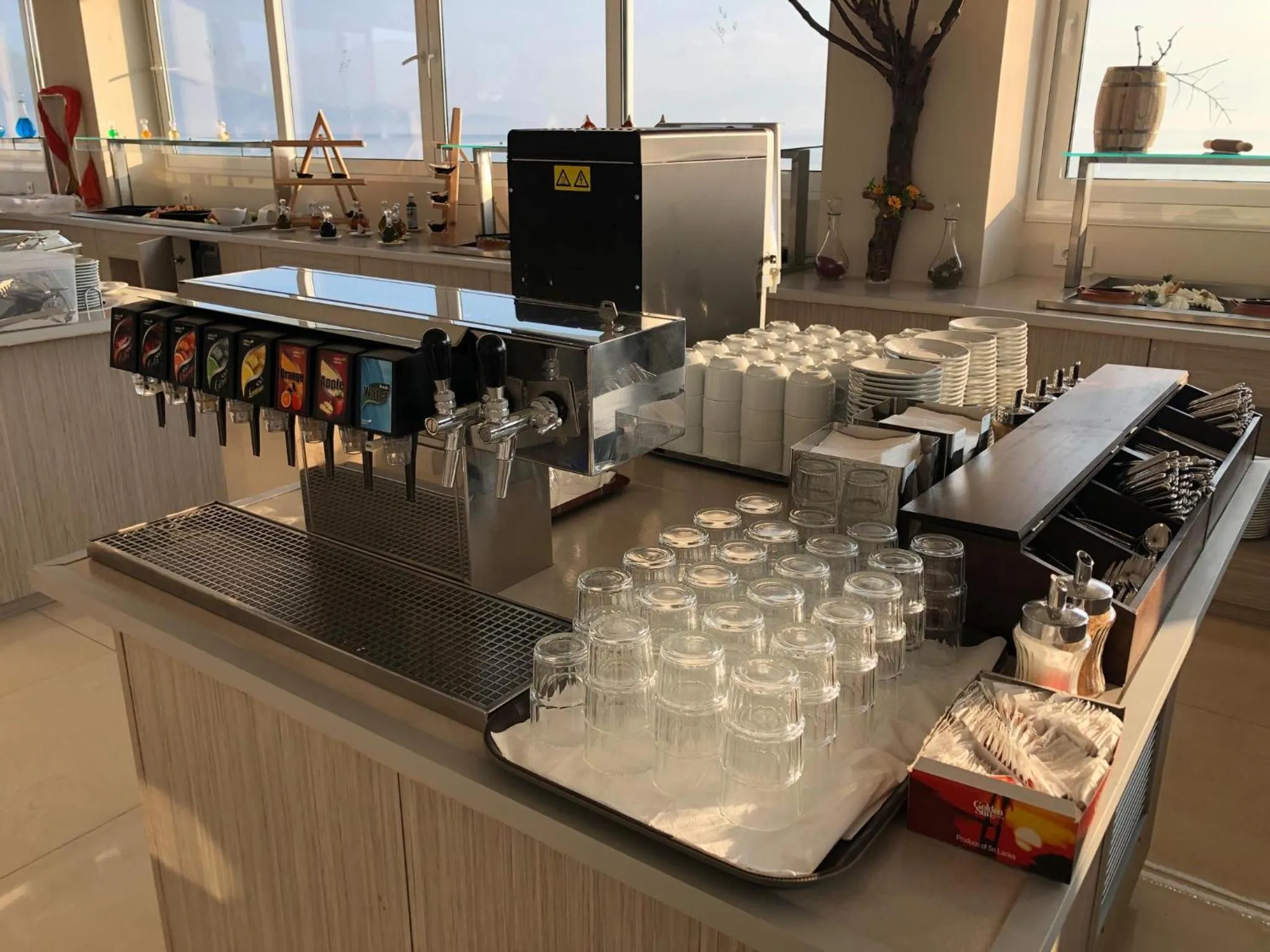 Coffee/tea facilities in Golden Coast Beachfront Resort