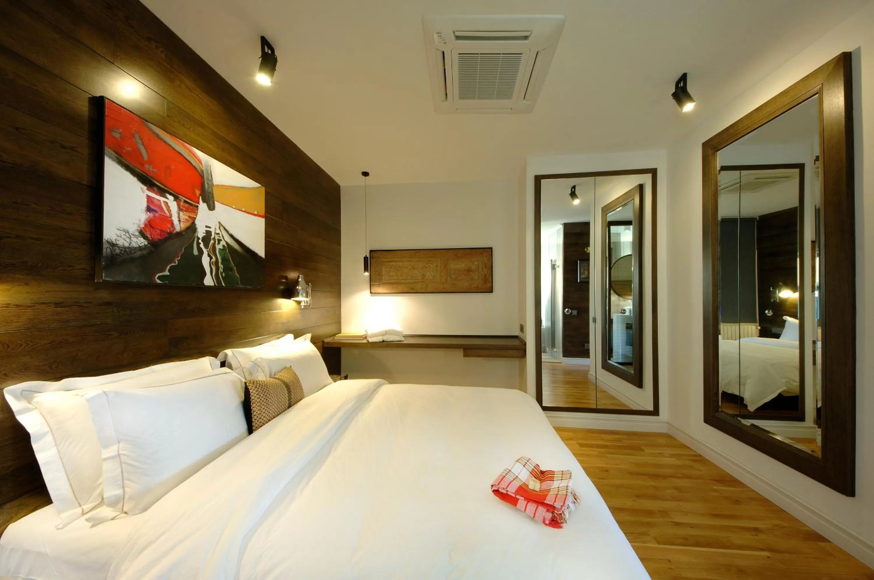 Bedroom, Bed in Urban Suites