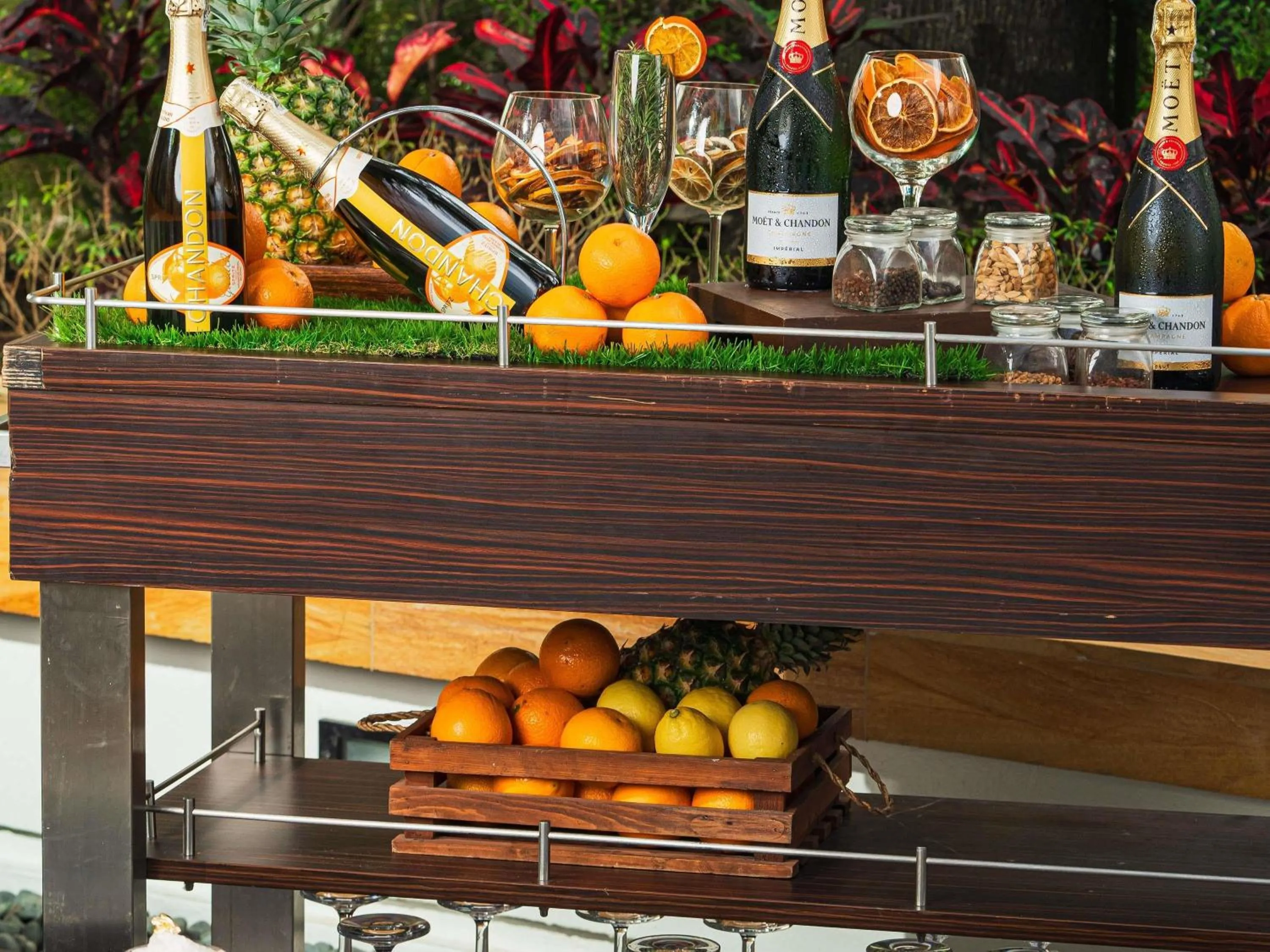 Lounge or bar in Fairmont Makati