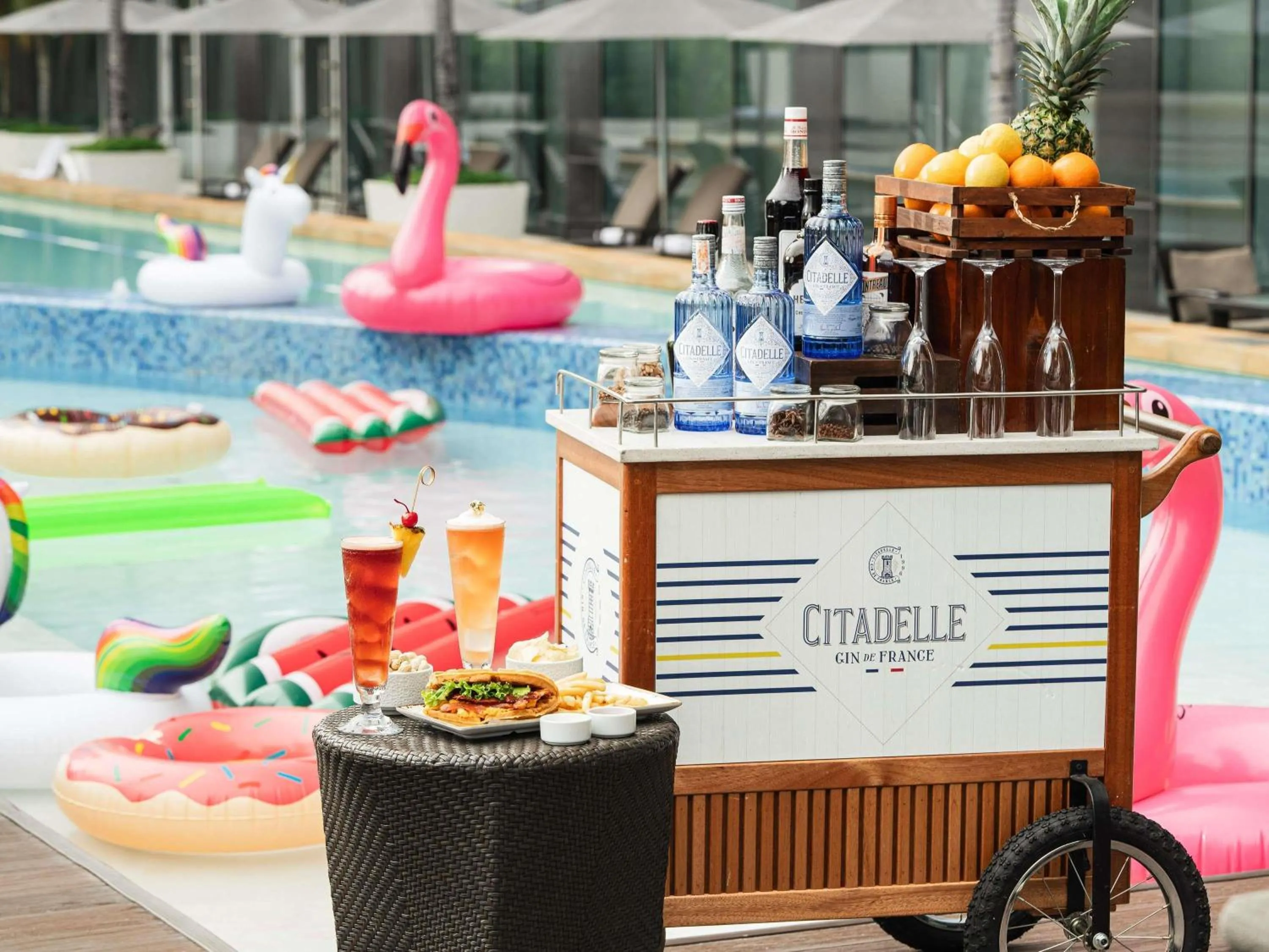 Lounge or bar in Fairmont Makati