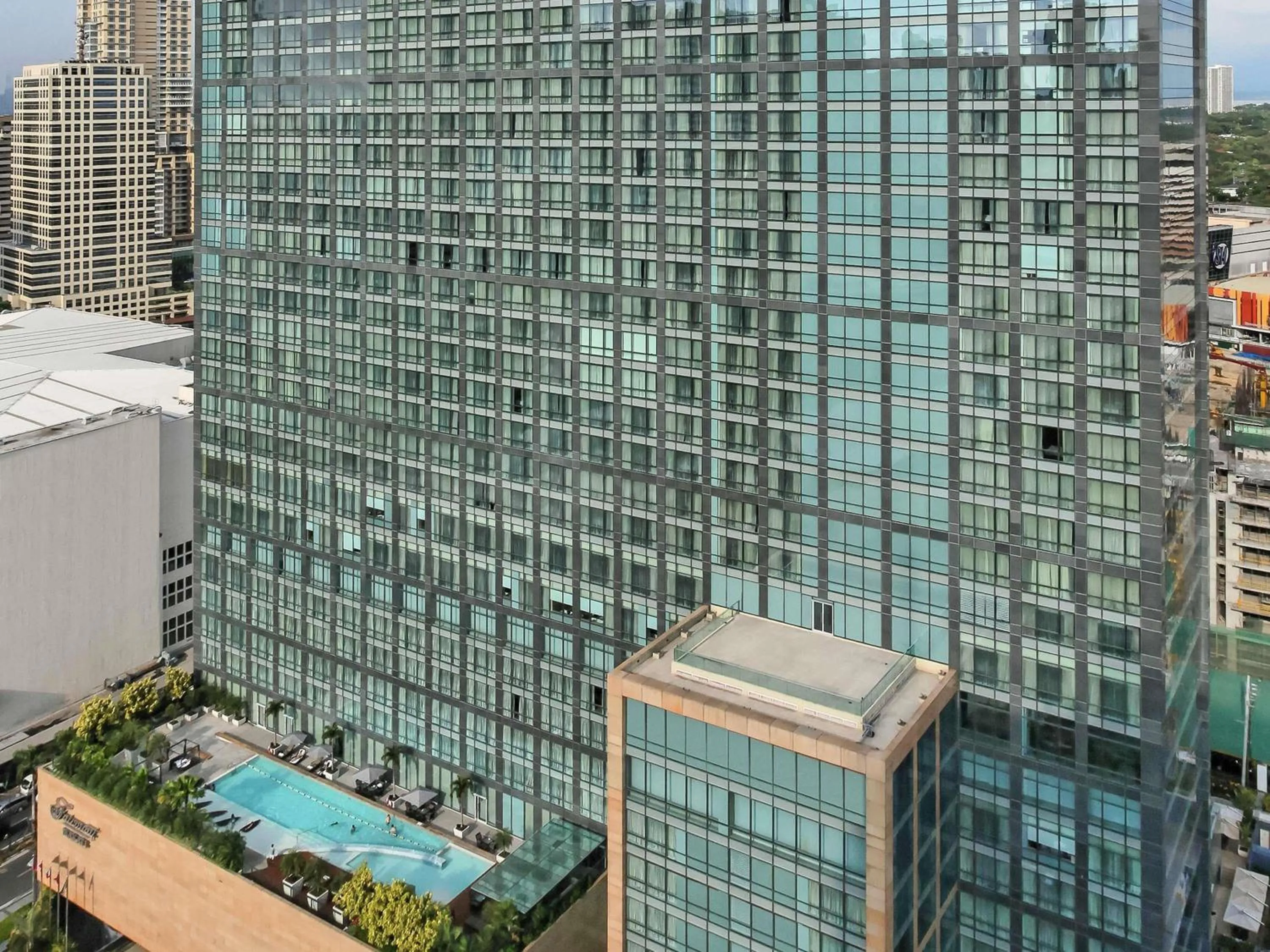 Property building in Raffles Makati