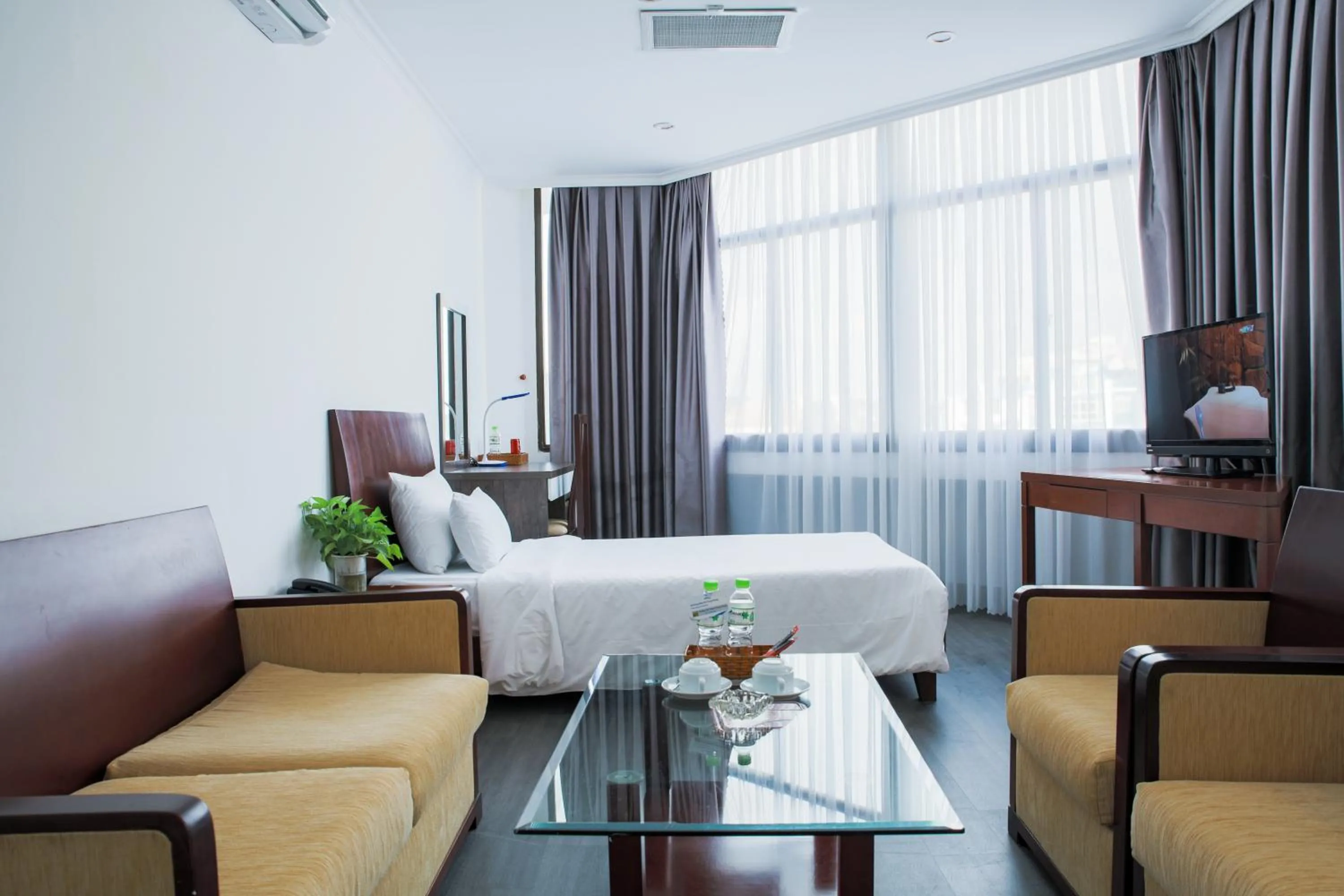 Seating area, Bed in Vung Tau P&T Hotel