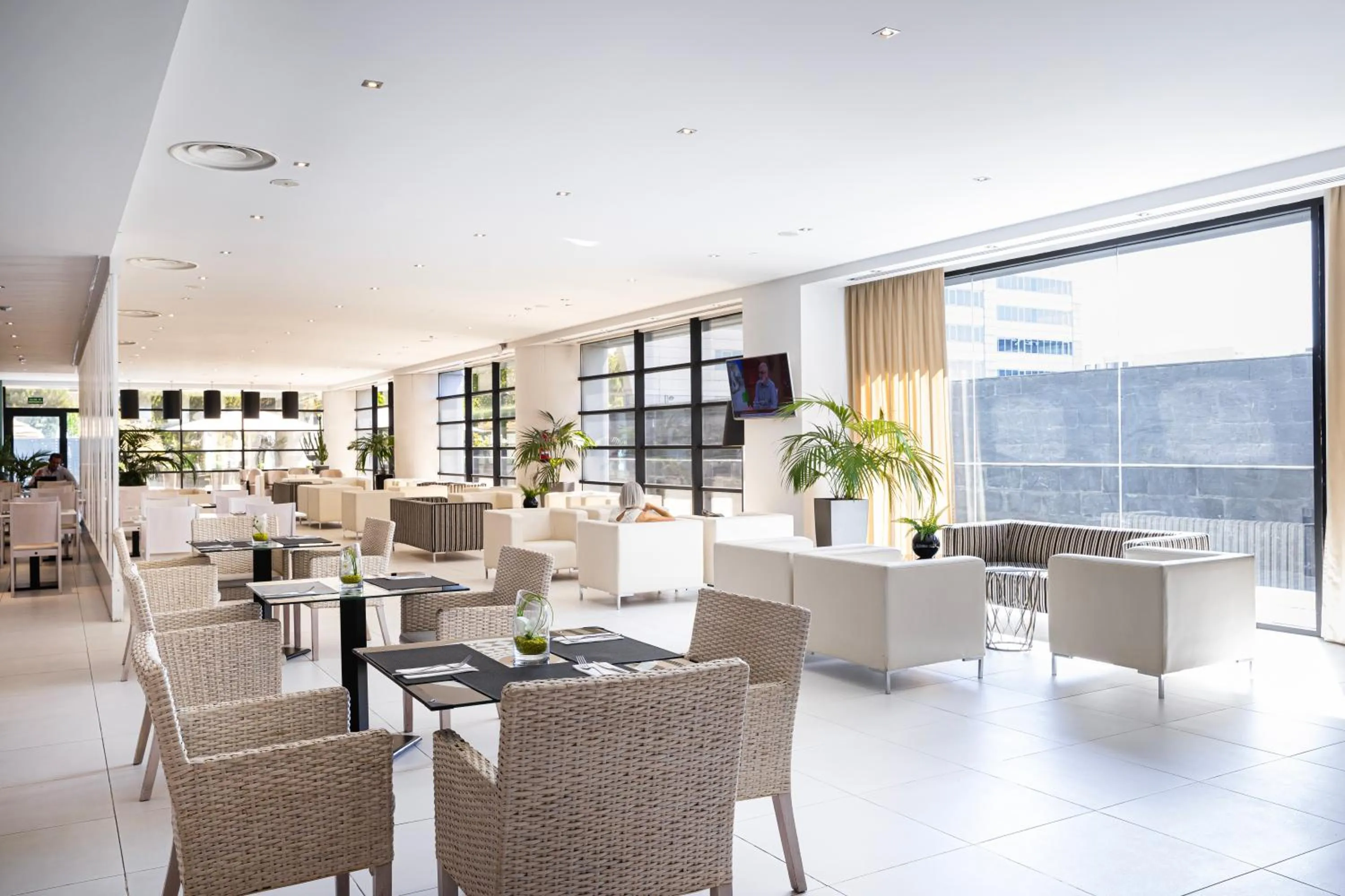 Restaurant/places to eat in Hotel Nuevo Boston