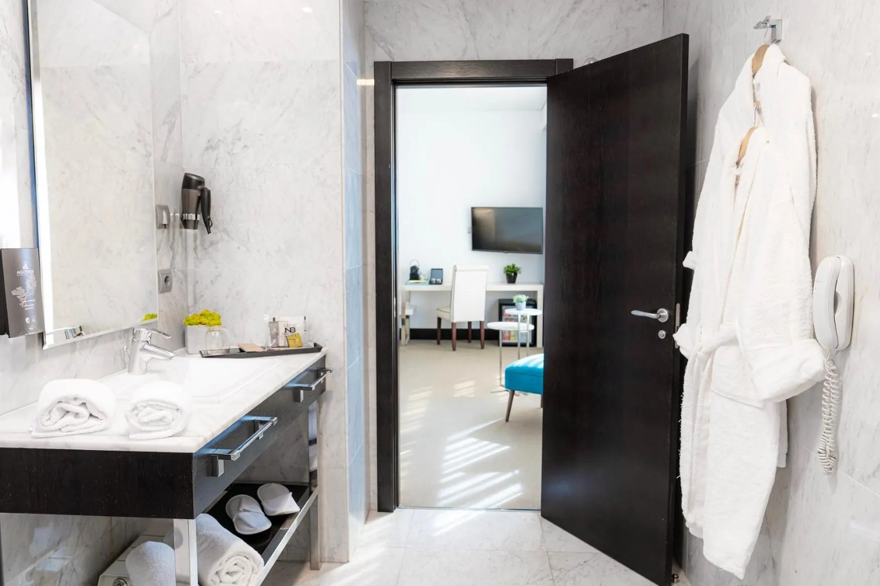 Bathroom, Bed in Hotel Nuevo Boston