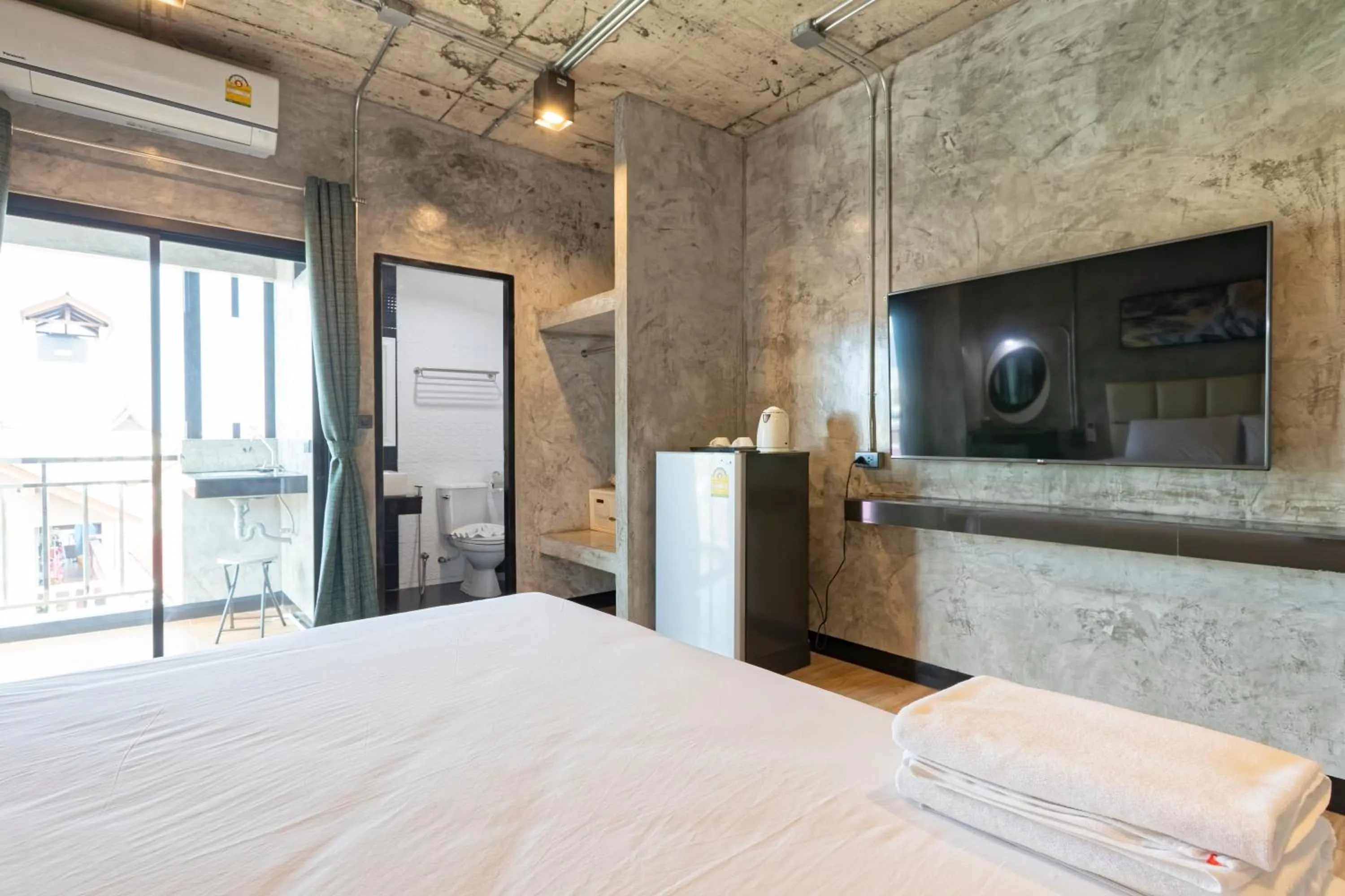 Bed in My Style Resort Hotel -SHA Plus