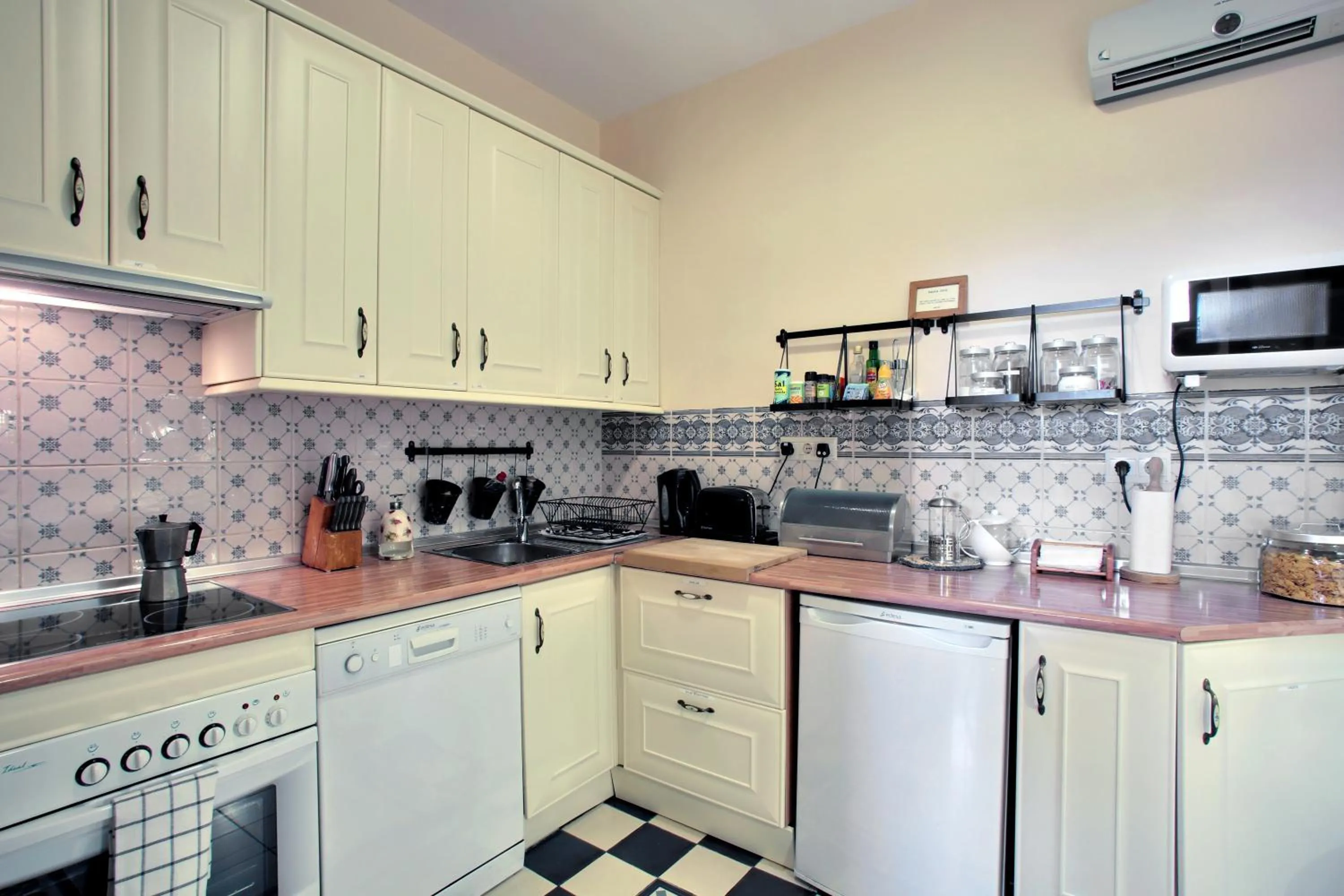 Coffee/tea facilities in Málaga Lodge Guesthouse