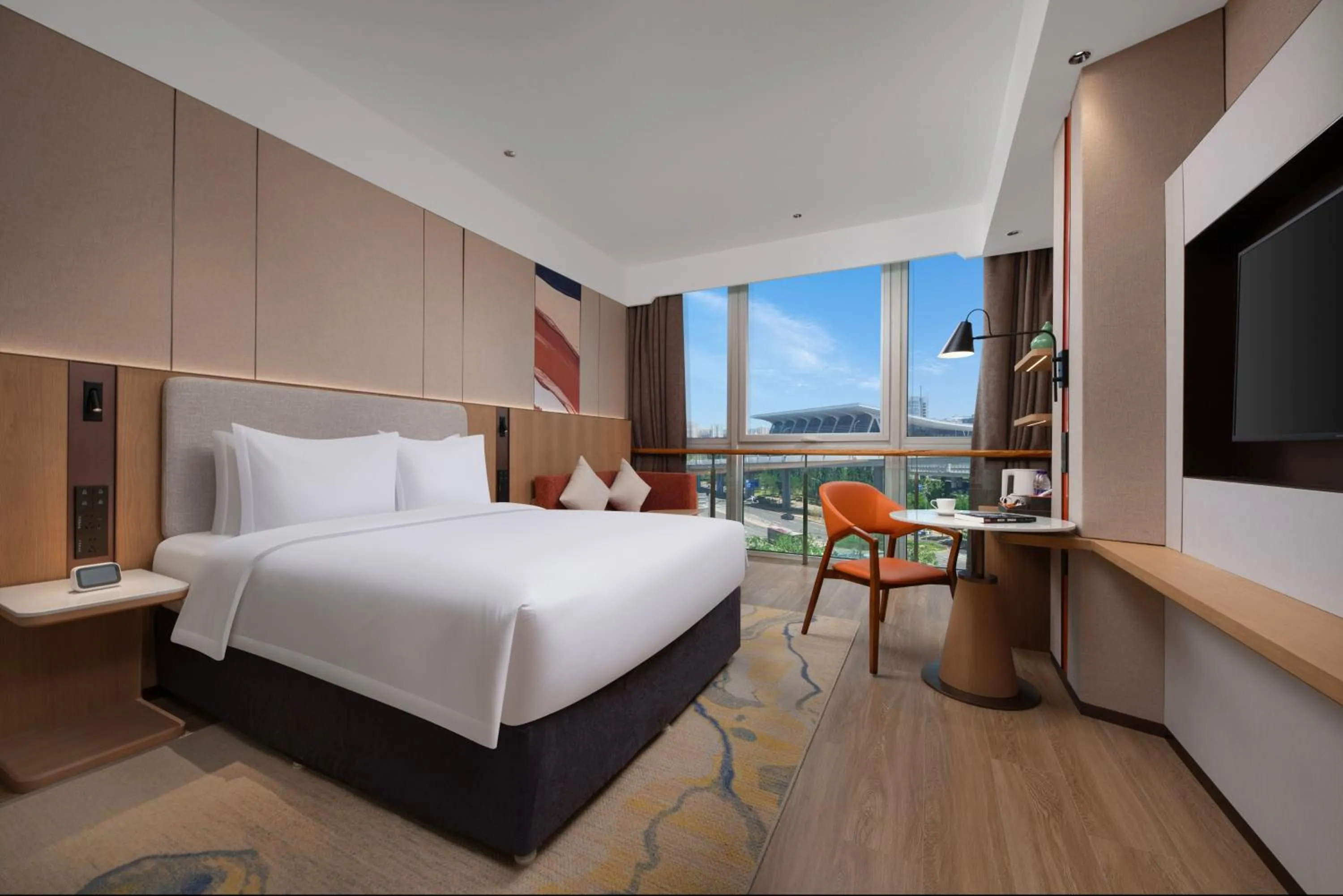 Photo of the whole room, Bed in Holiday Inn Express Shangdi Beijing by IHG l Next to Yuanmingyuan Park & Subway & Qinghe Railway Station & Beijing Sport University l Taxi 15 Minutes to Summer Palace & Peking University & Tsinghua University l 20 Minutes to Badaling Great Wall by Railway