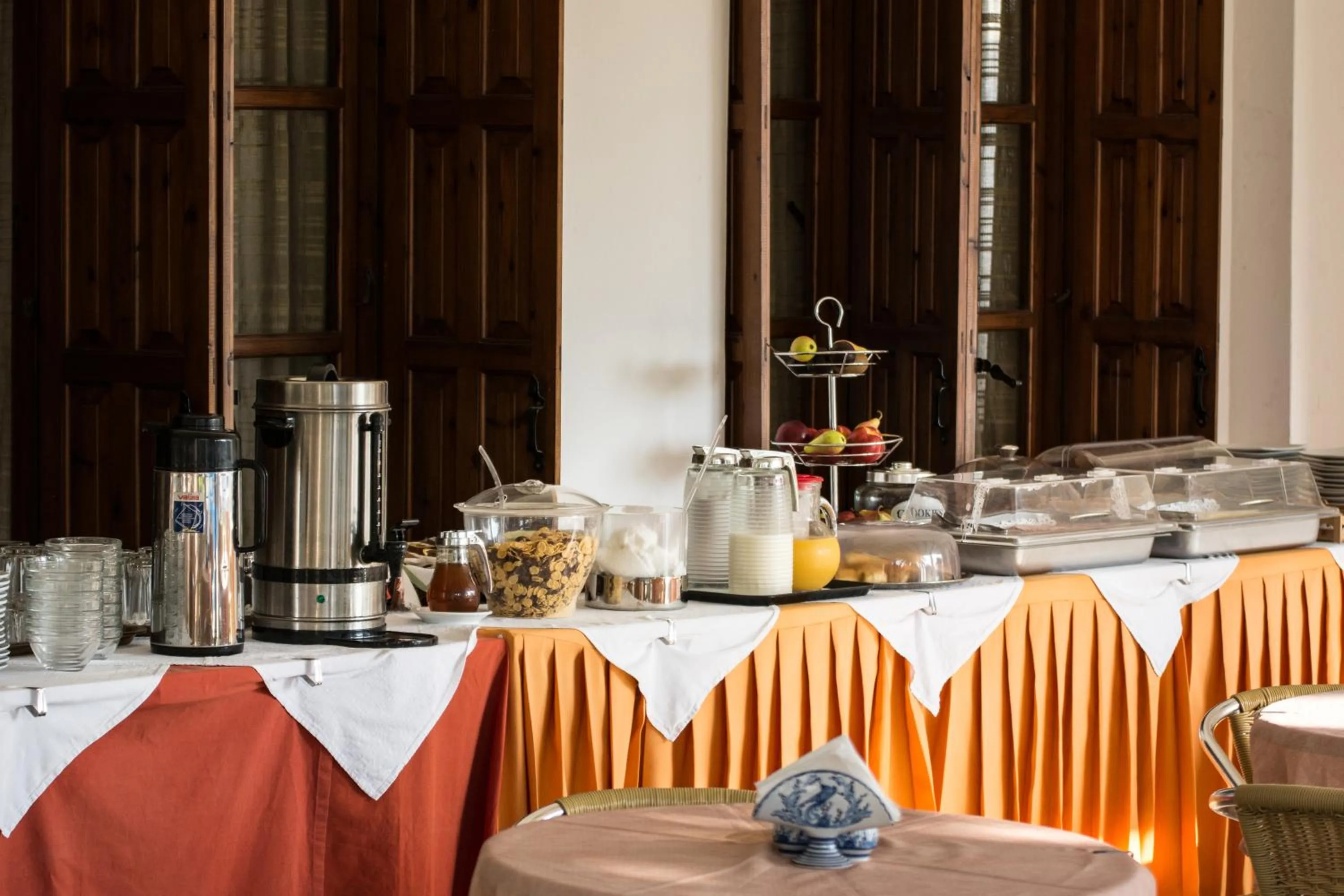 Restaurant/places to eat in Hotel Melikari