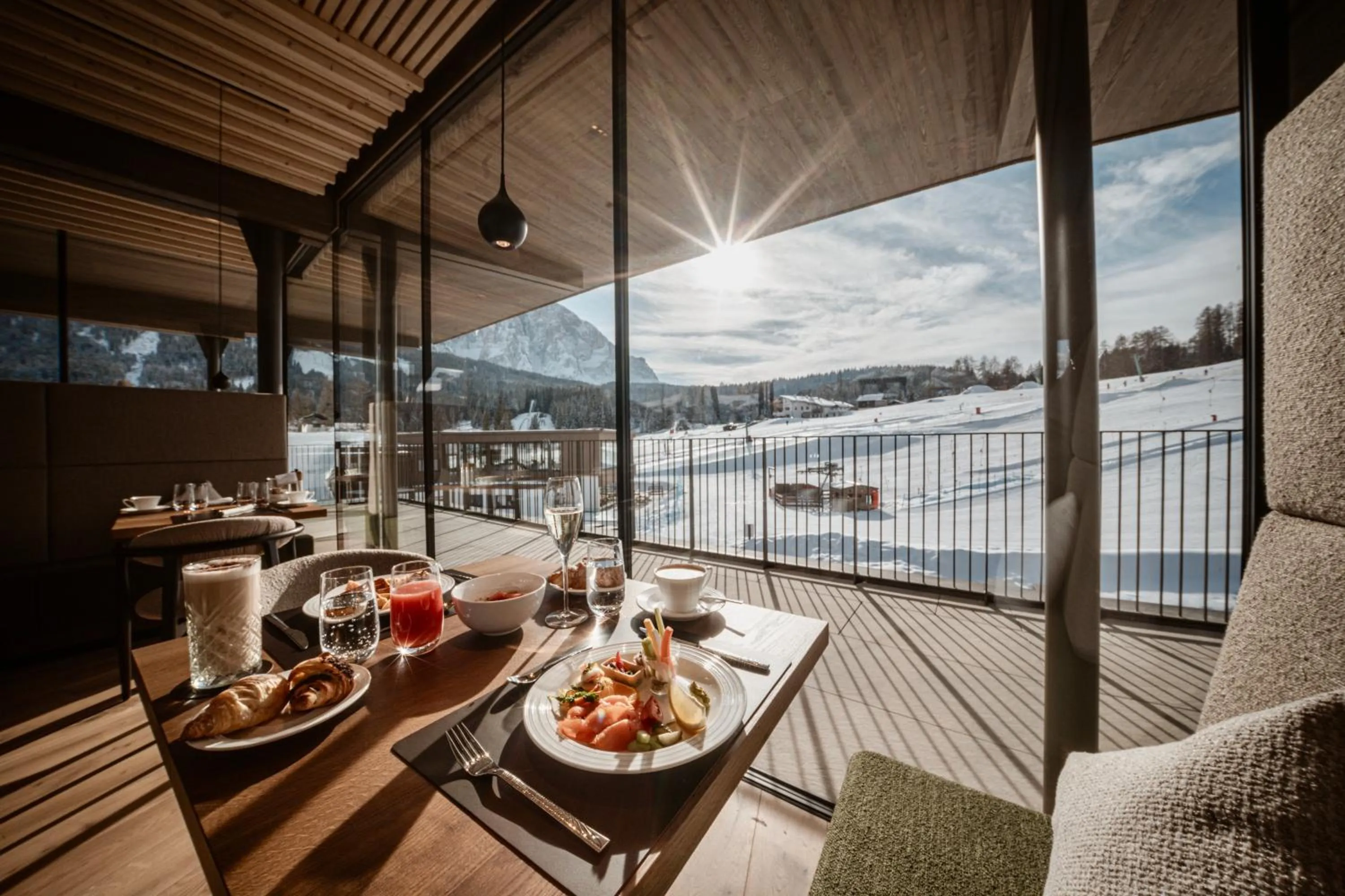 Breakfast in Cendevaves Alpine Silence