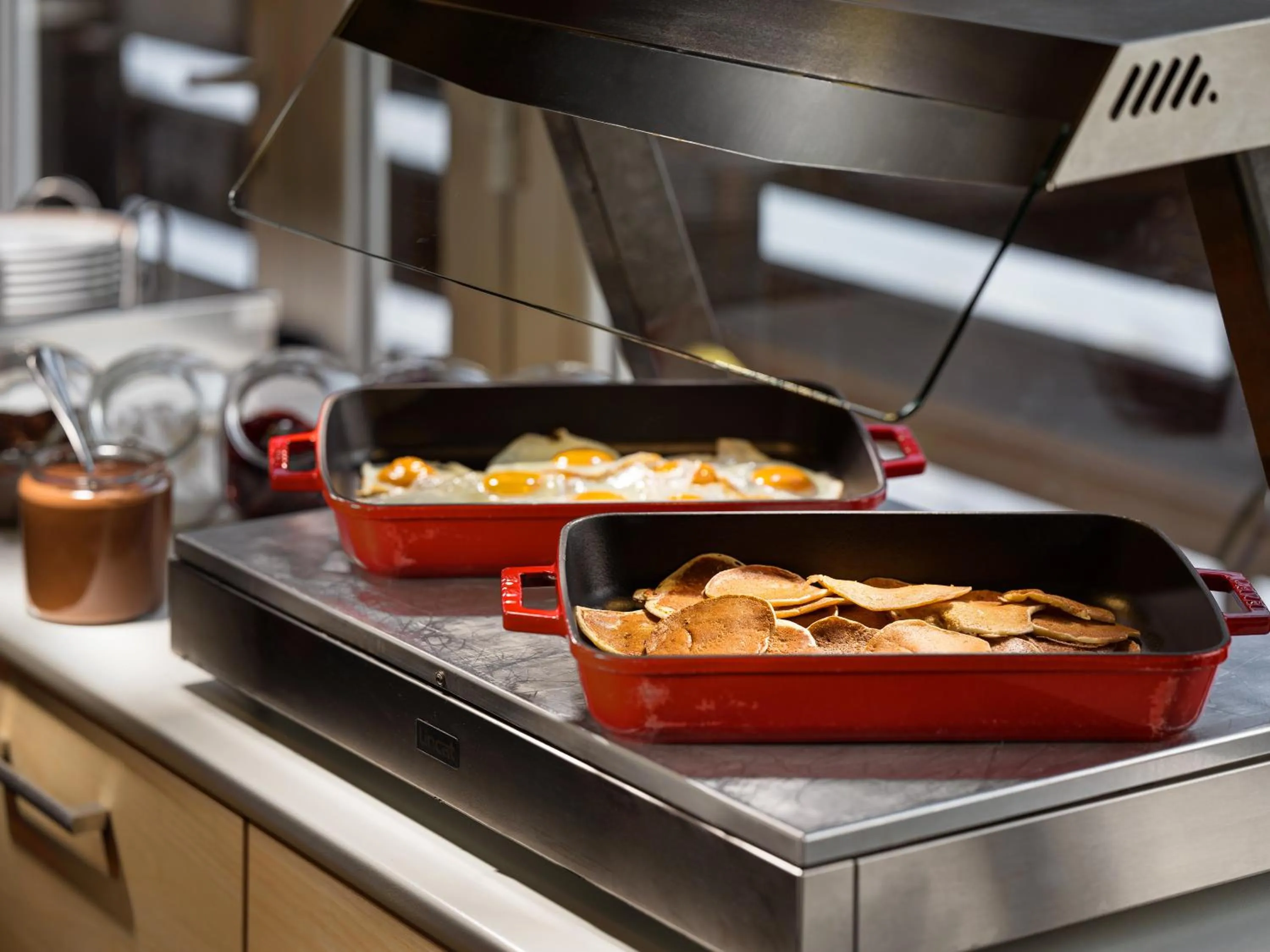 Restaurant/places to eat in Pinia Hotel & Resort