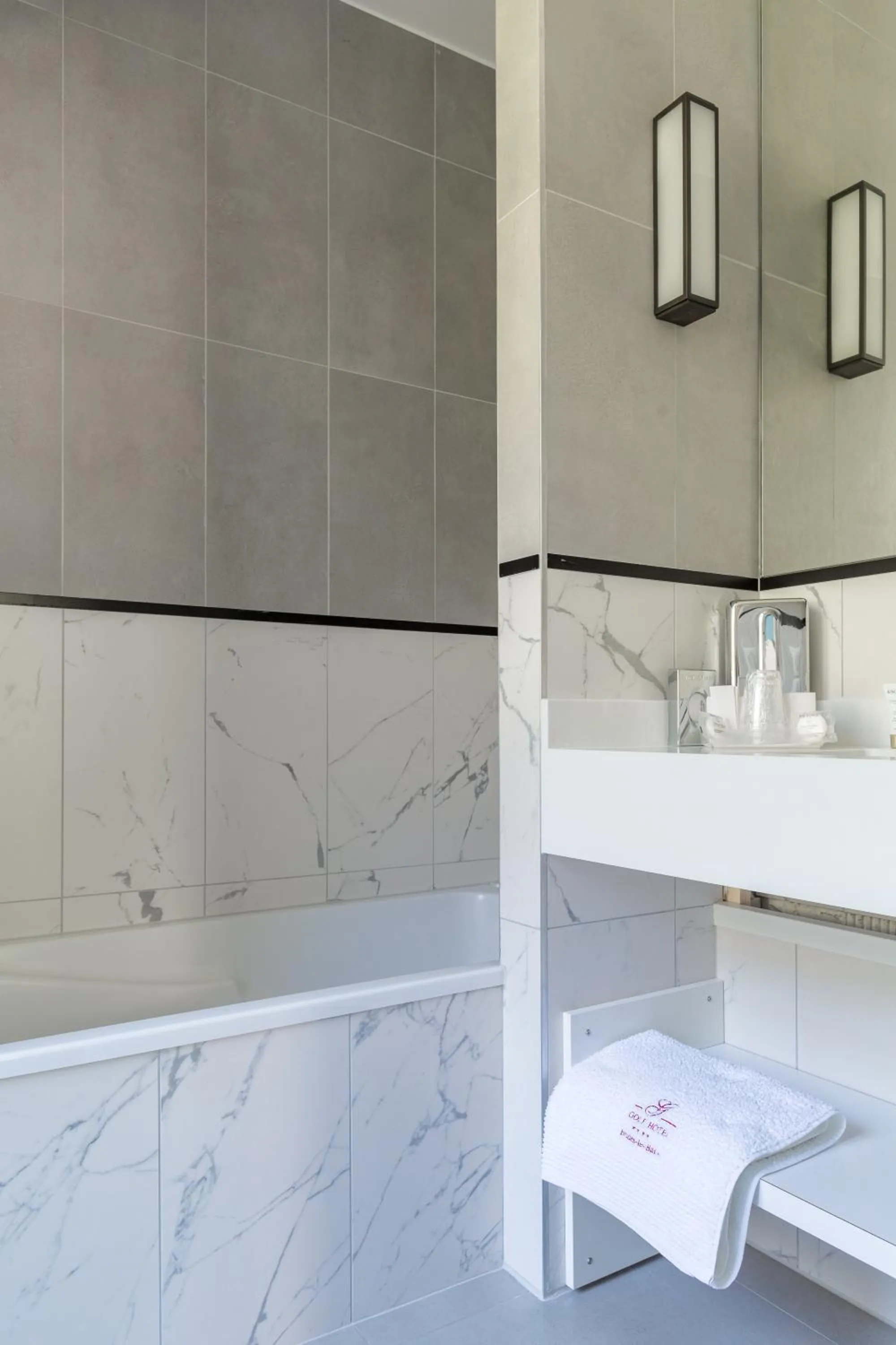 Bathroom in Golf Hôtel