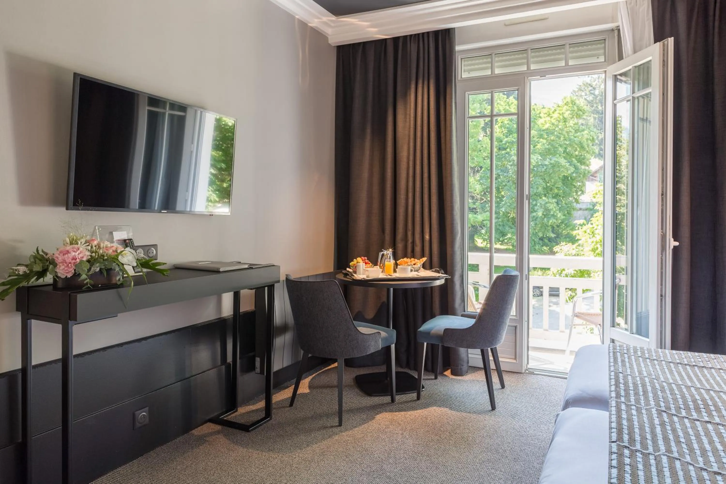 Bedroom in Golf Hôtel