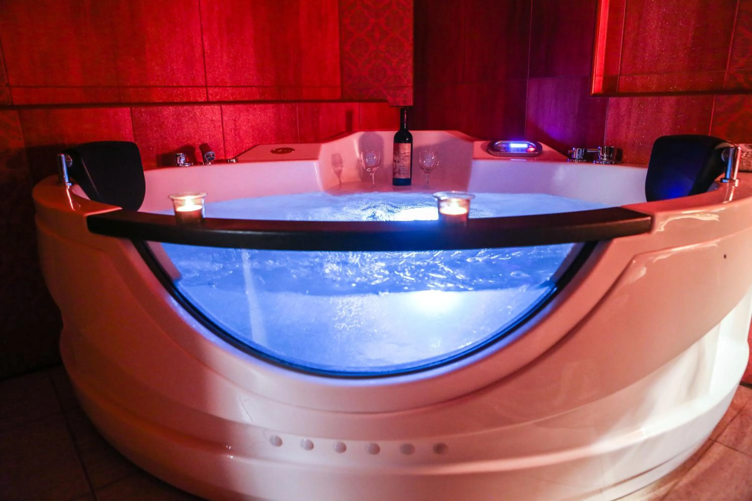 Hot Tub in Hotel Edem