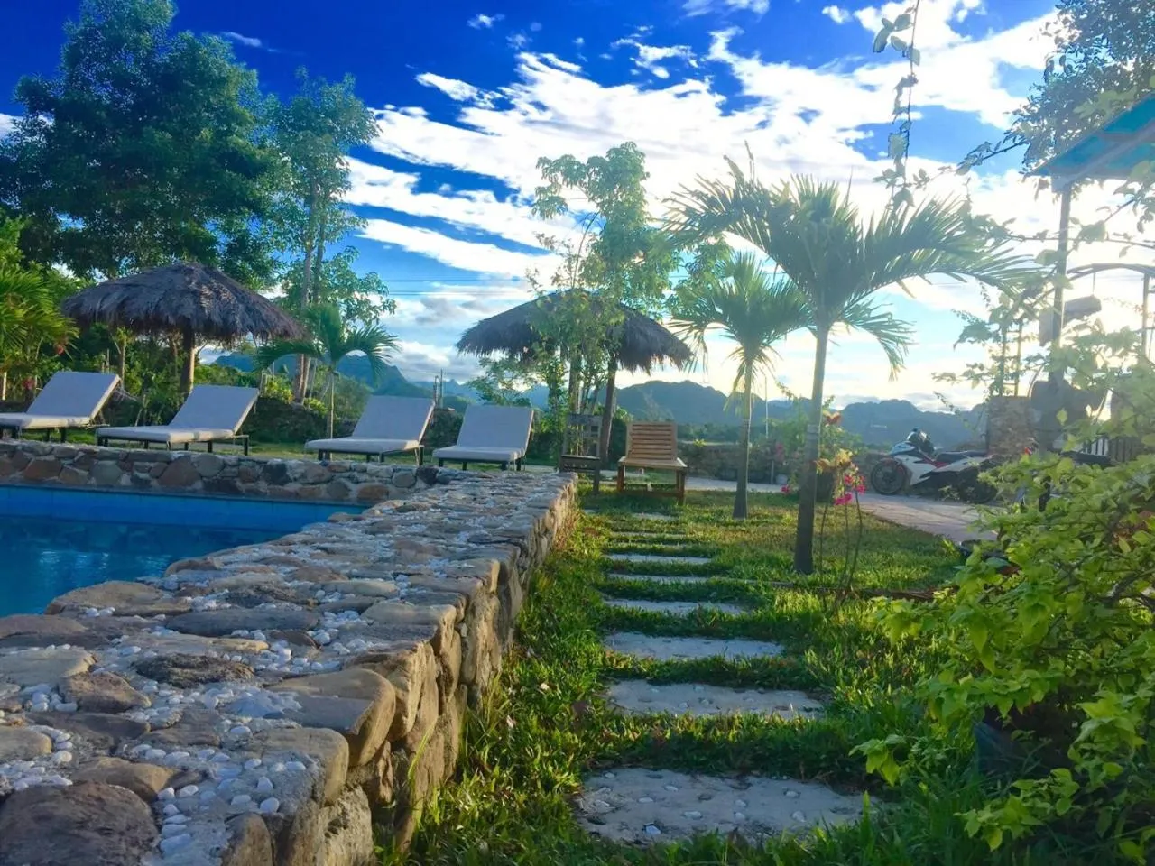 Day in Palafita Bungalow