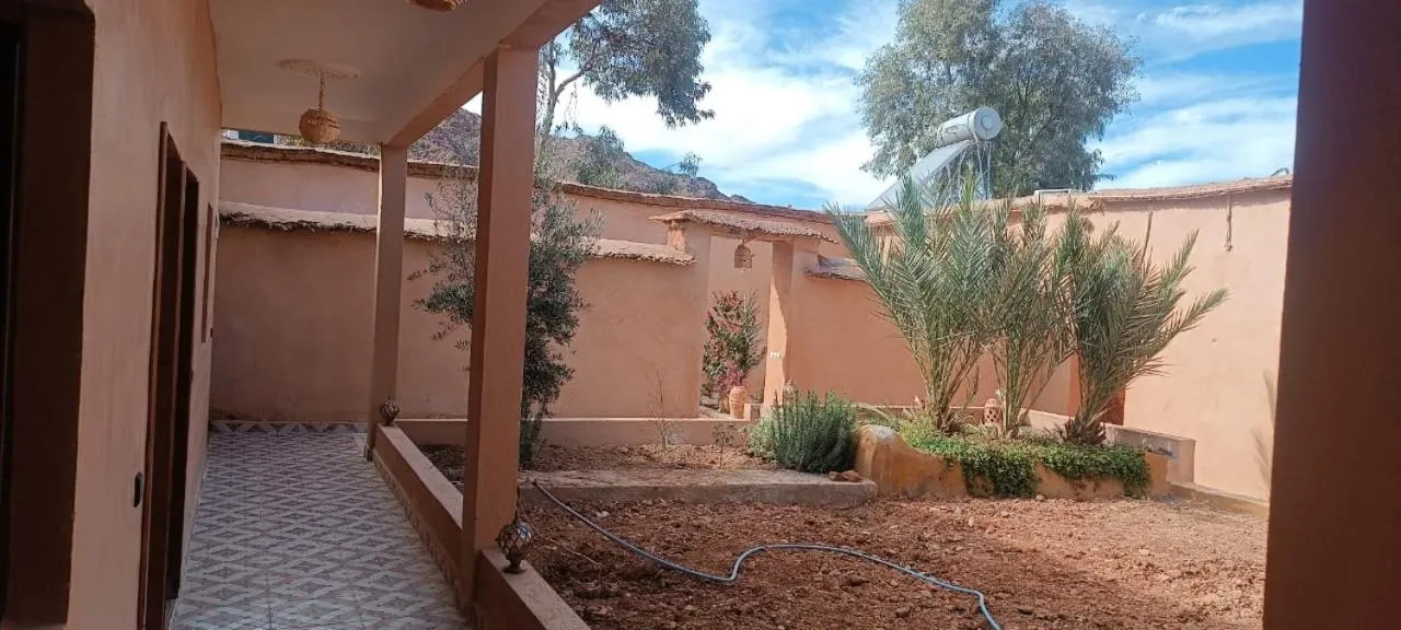 Auberge Restaurant TISSILI " Oasis de Fint"