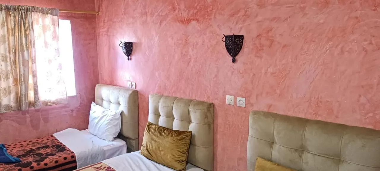 Bed in Auberge Restaurant TISSILI " Oasis de Fint"