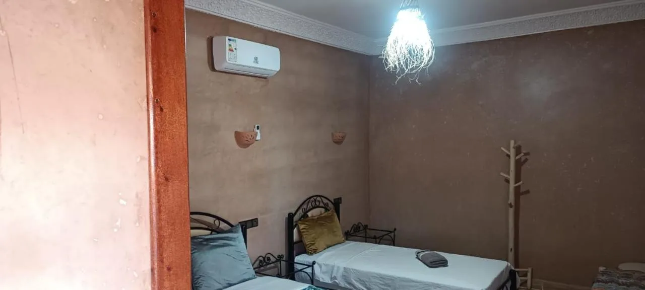 Bed in Auberge Restaurant TISSILI " Oasis de Fint"