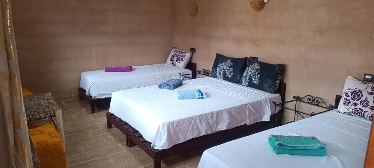 Bed in Auberge Restaurant TISSILI " Oasis de Fint"