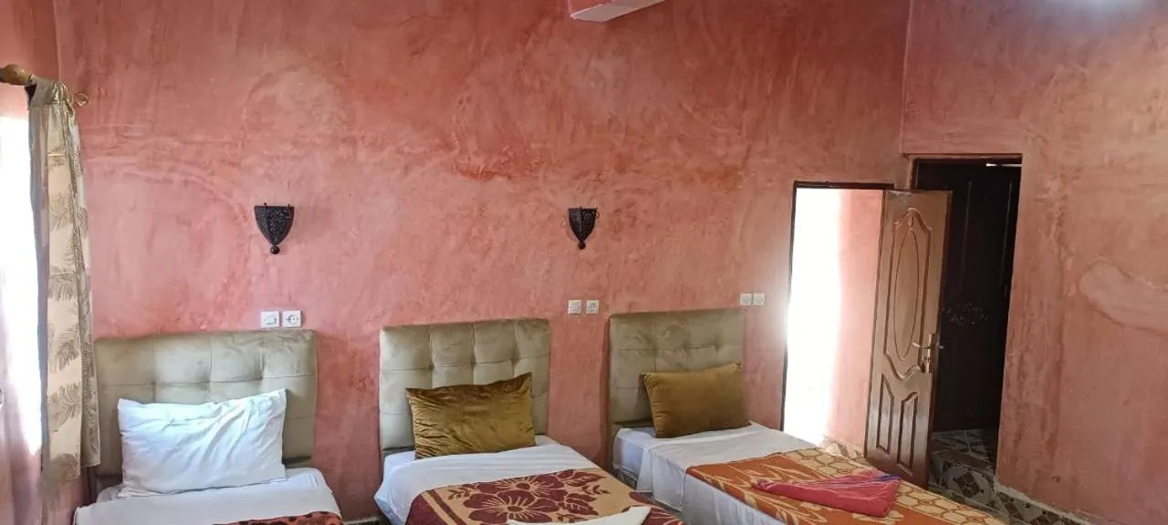 Bed in Auberge Restaurant TISSILI " Oasis de Fint"