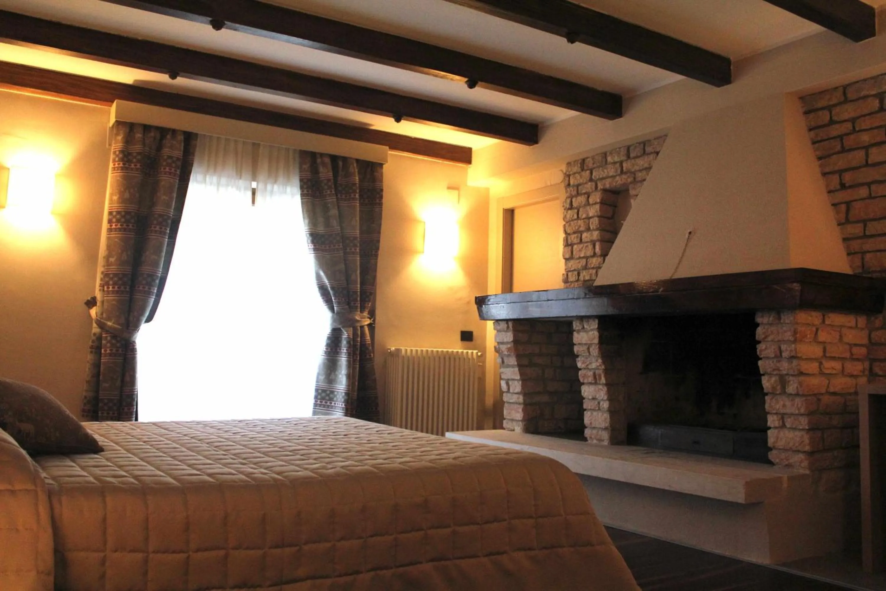 Photo of the whole room, Bed in Hotel Nido dell'Aquila