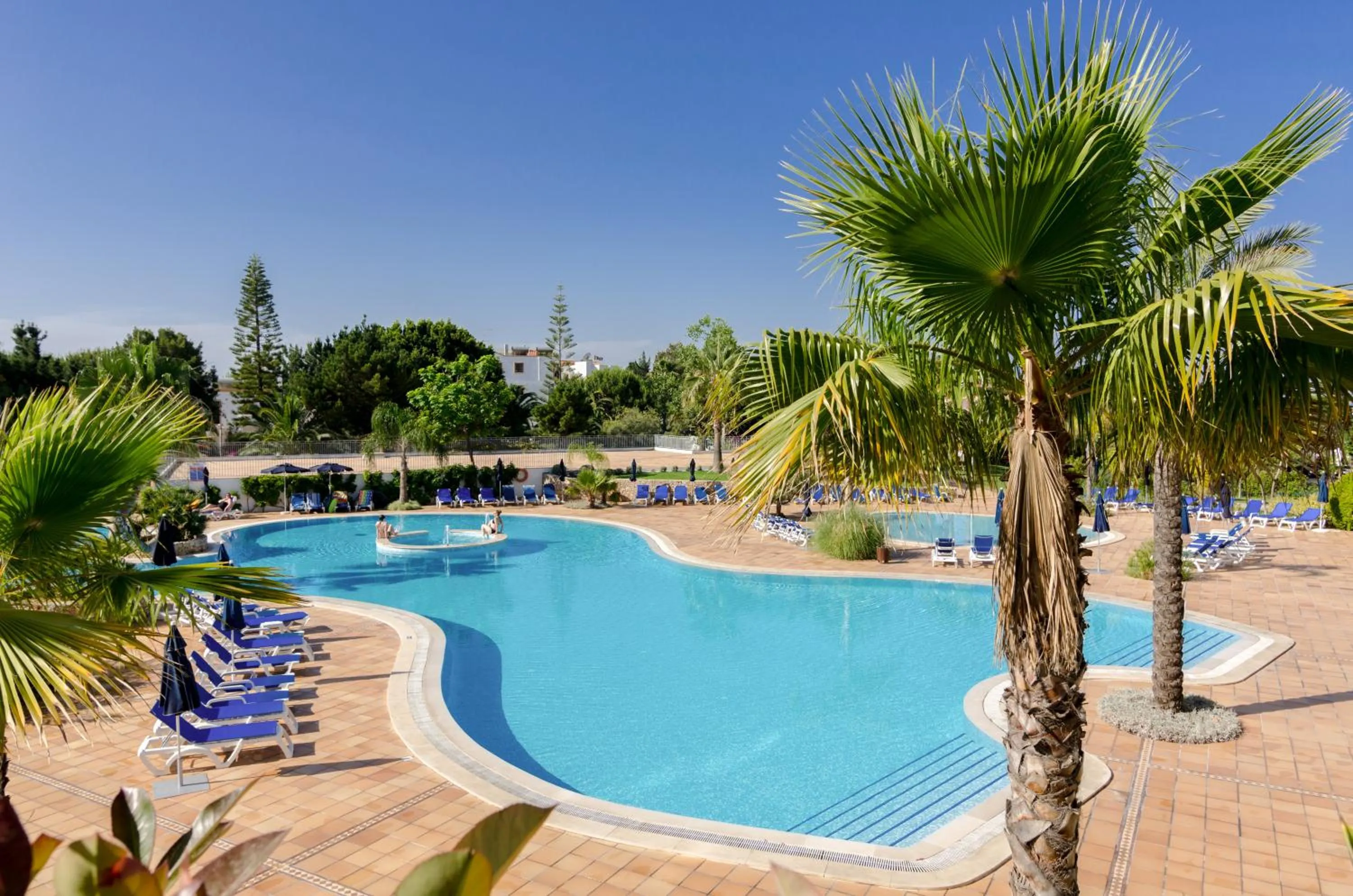 Swimming pool in Alfagar Aparthotel