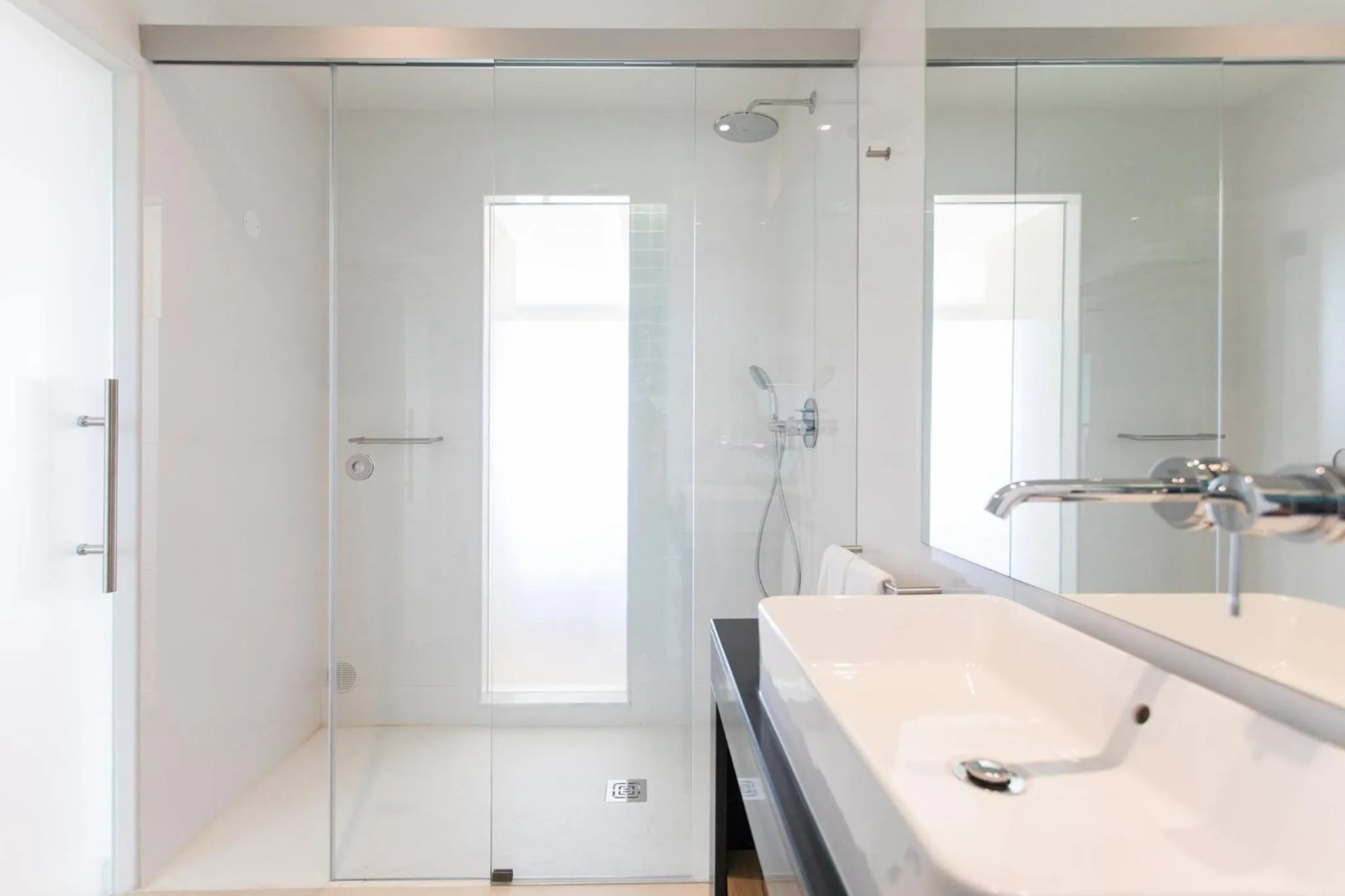 Bathroom in Alfagar Aparthotel