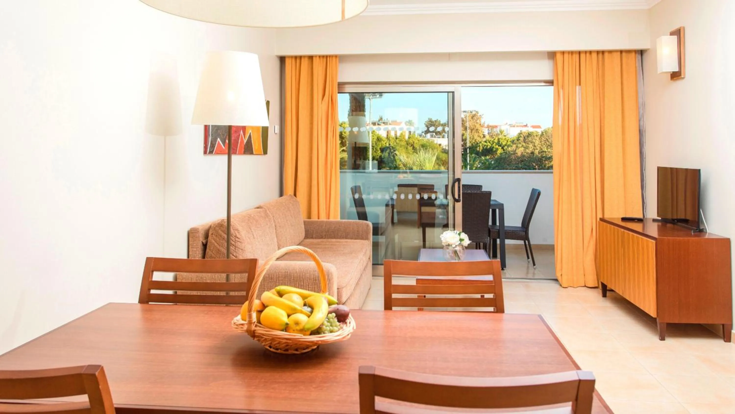 Living room in Alfagar Aparthotel