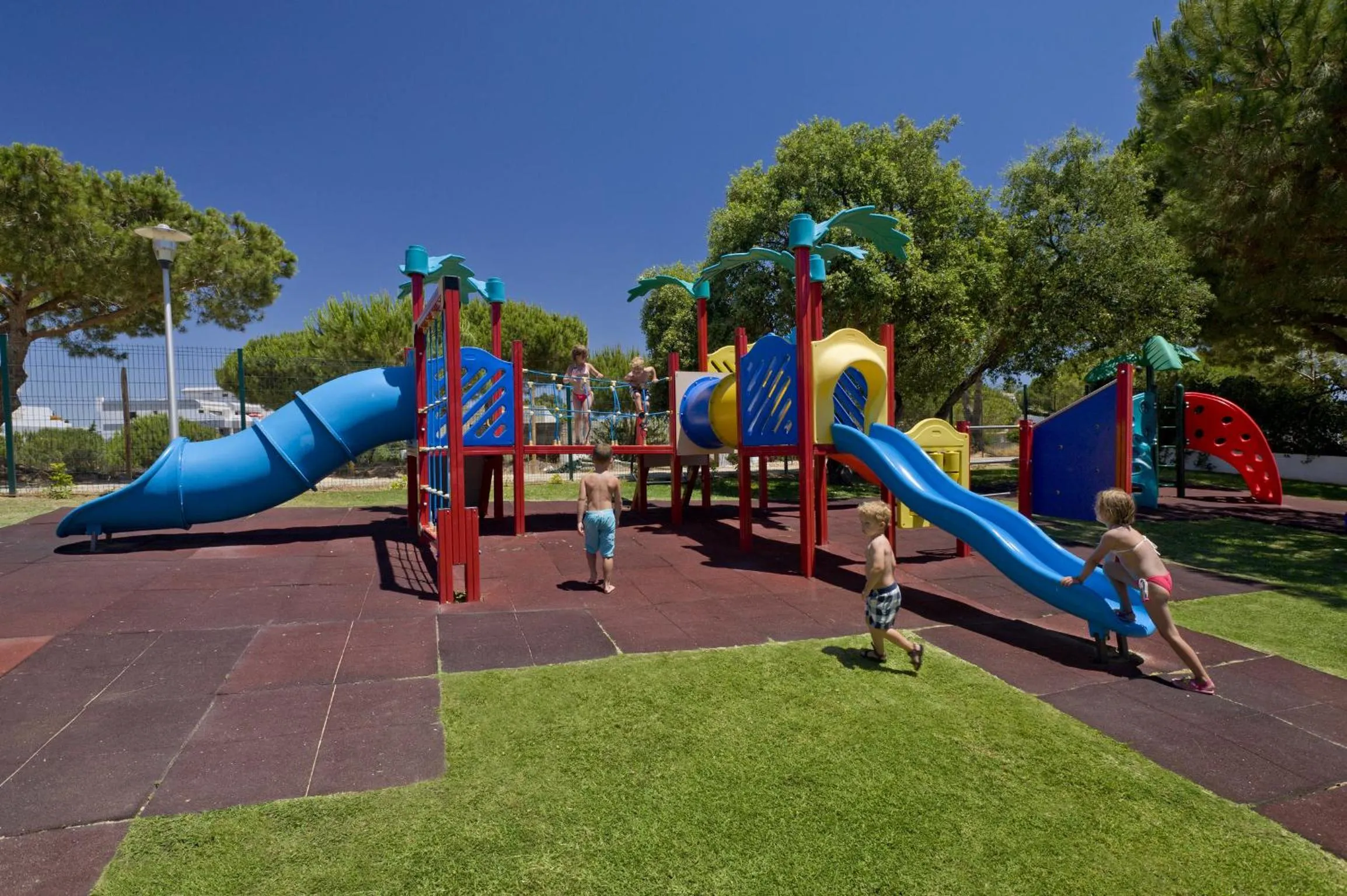 Area and facilities in Alfagar Aparthotel