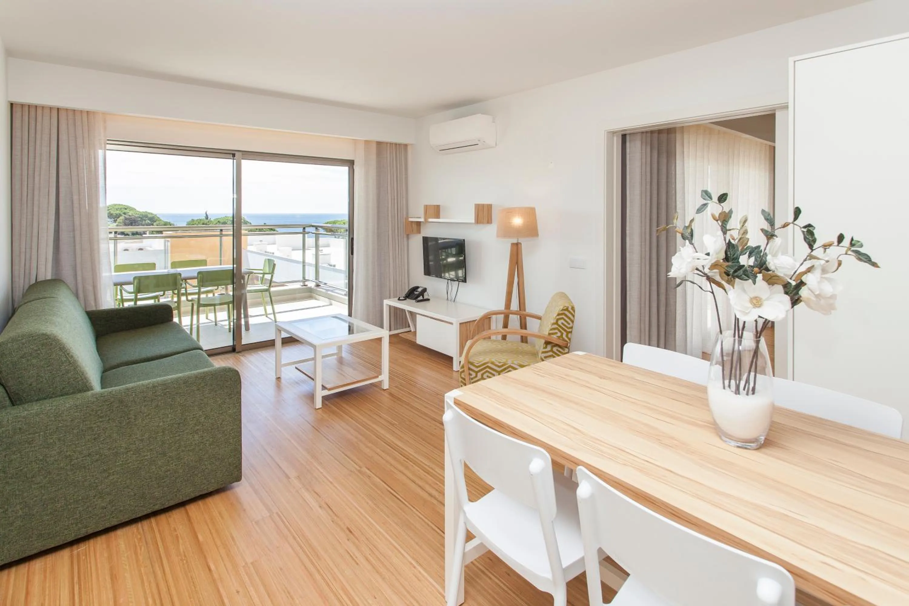 Living room in Alfagar Aparthotel