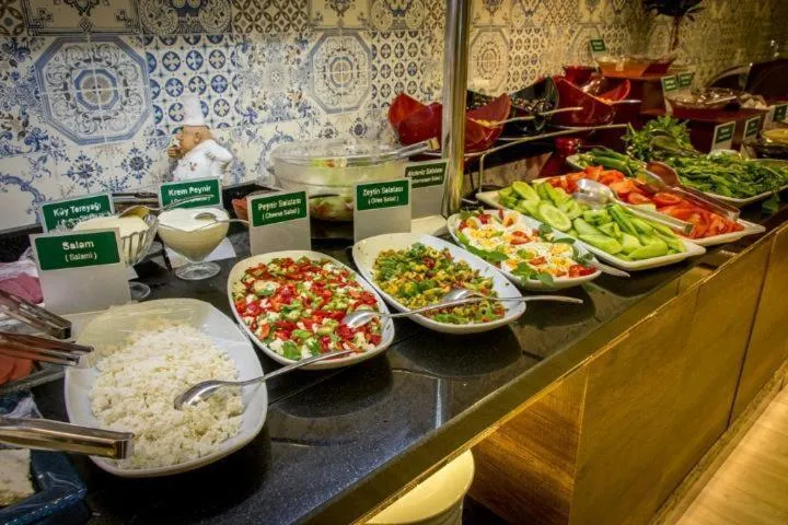 Food and drinks in Asya Hotel